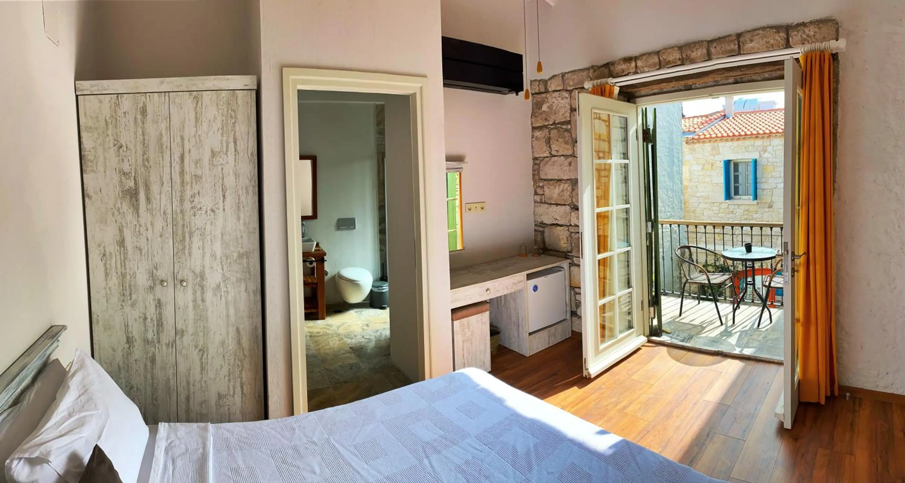 Photo of the whole room, Bed in Oberj d'Azur Alaçatı