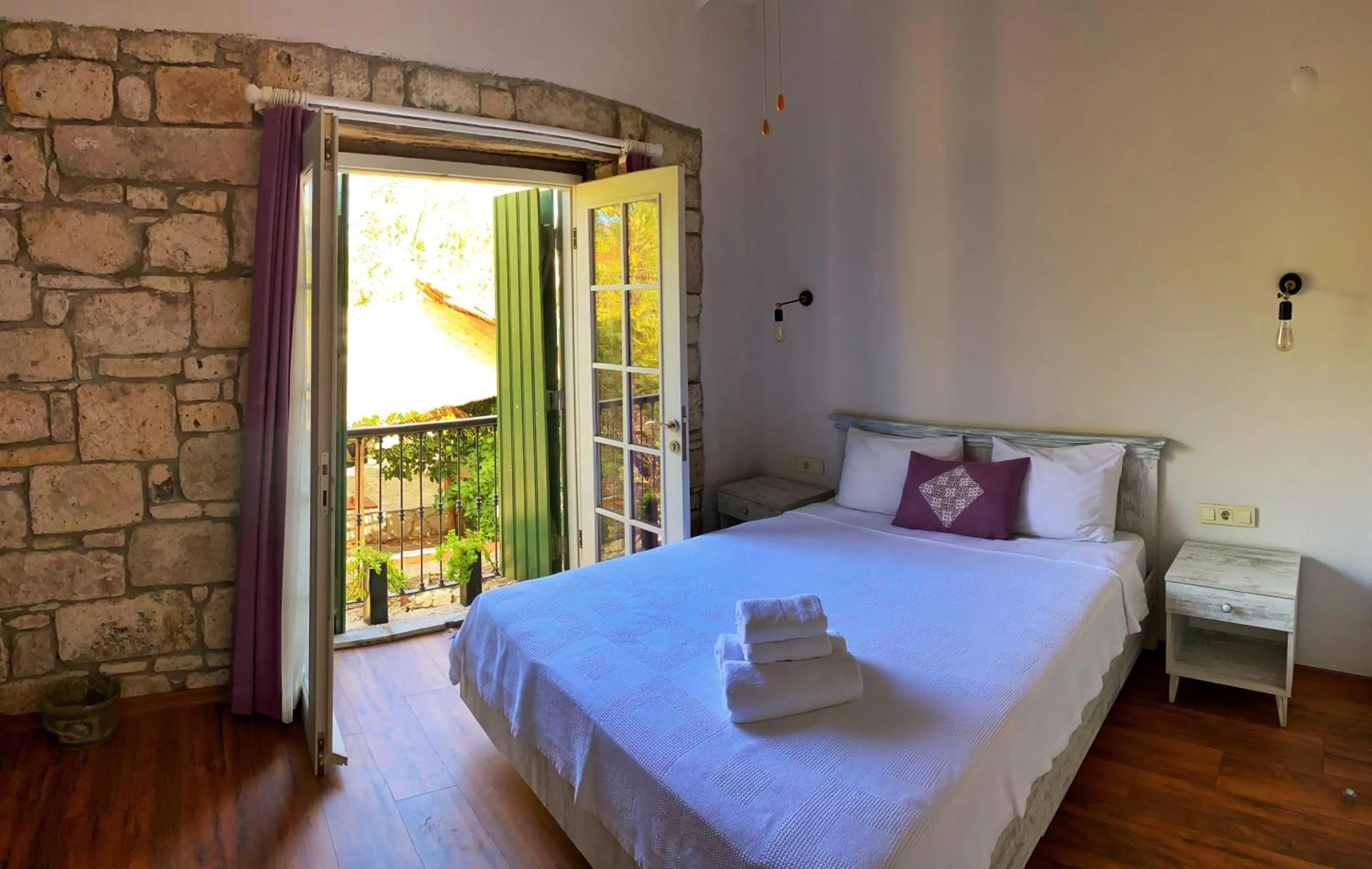 Photo of the whole room, Bed in Oberj d'Azur Alaçatı