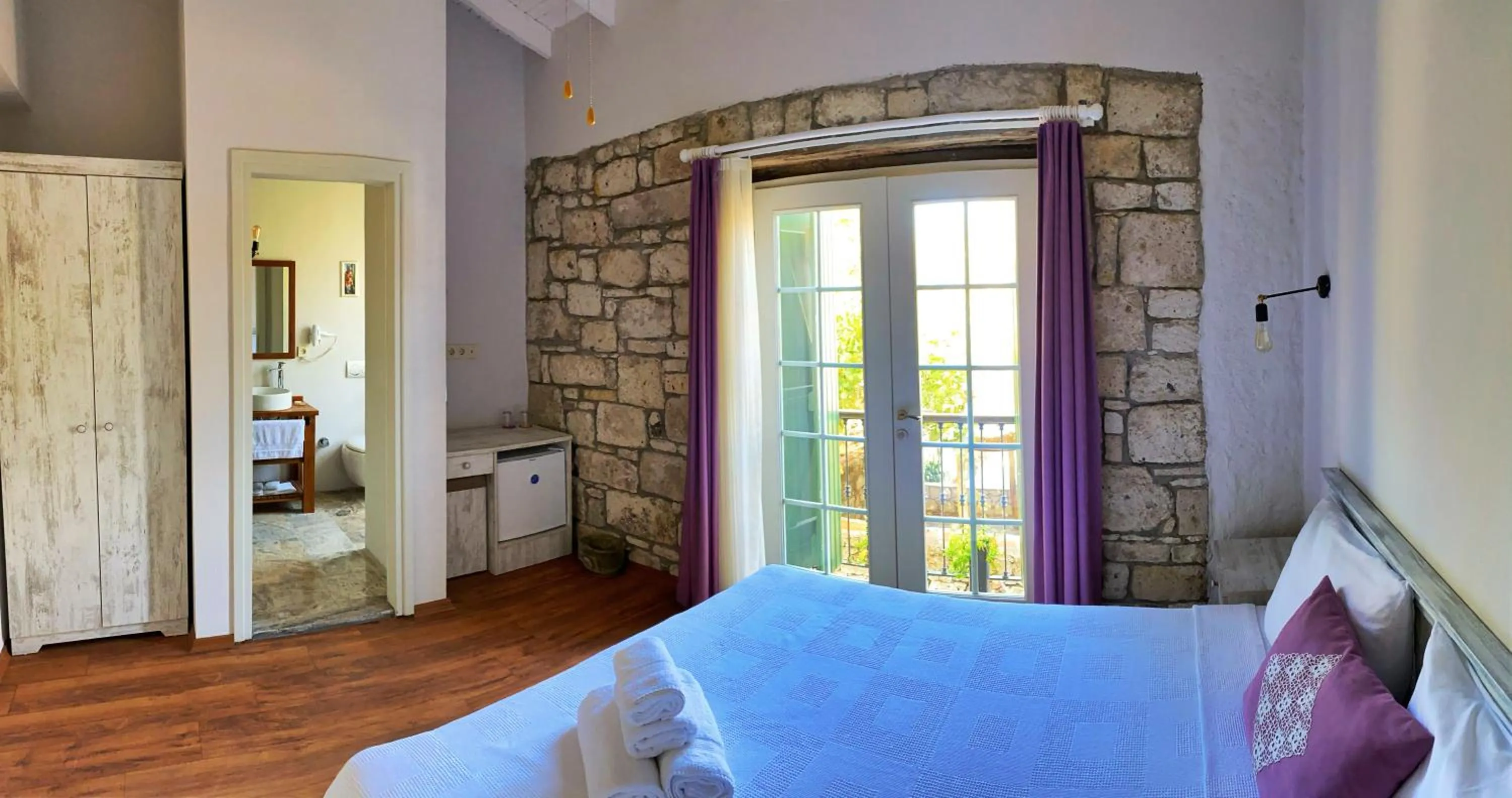 Photo of the whole room, Bed in Oberj d'Azur Alaçatı