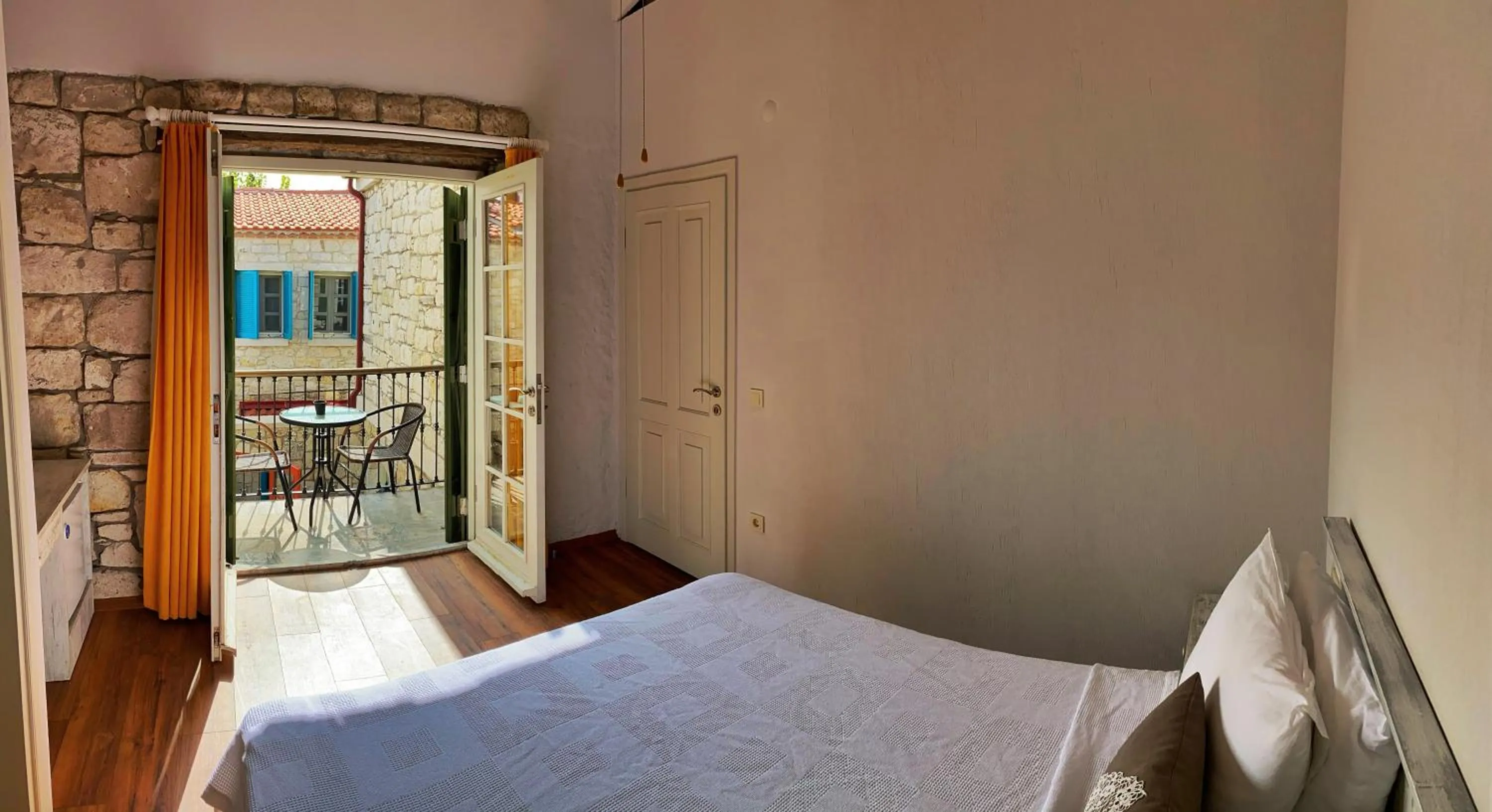 Photo of the whole room, Bed in Oberj d'Azur Alaçatı