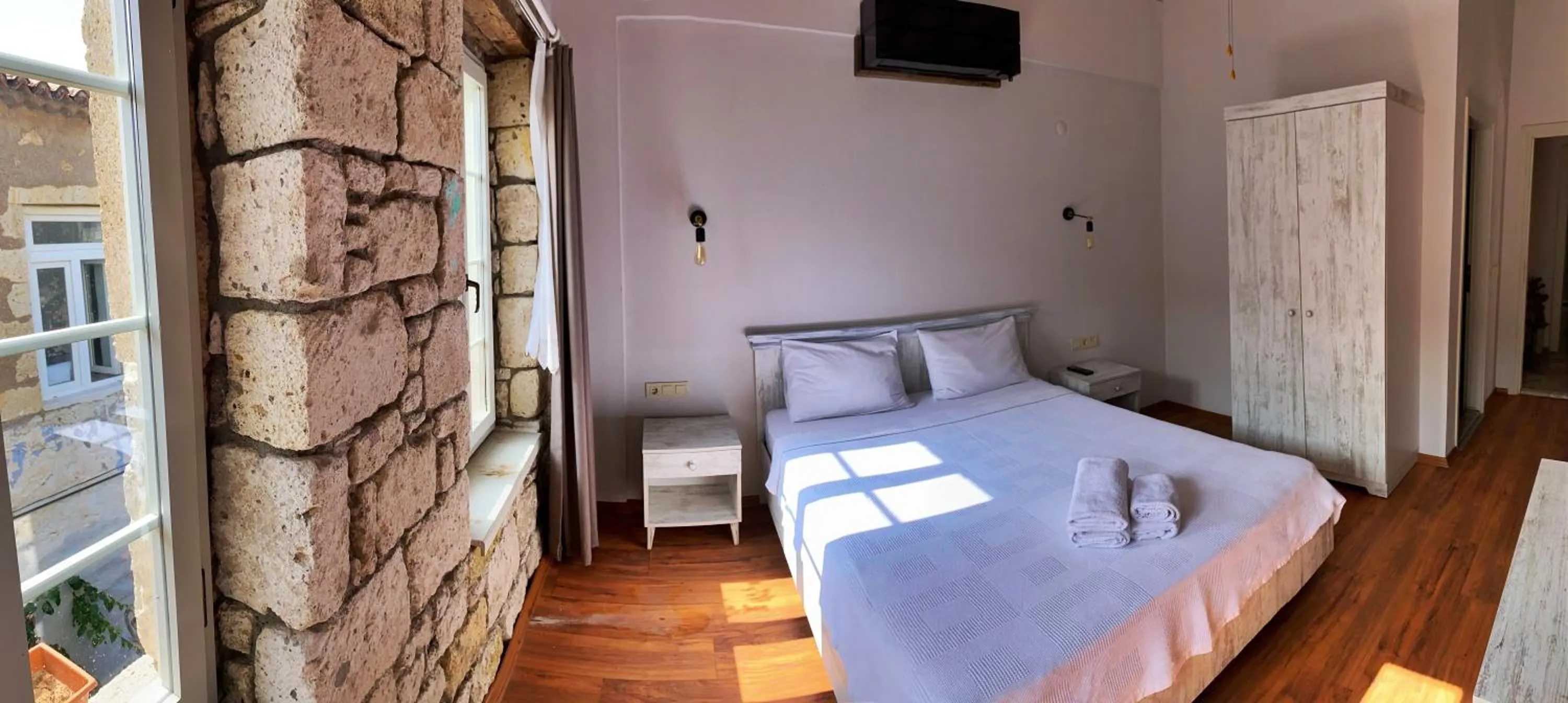 Photo of the whole room, Bed in Oberj d'Azur Alaçatı