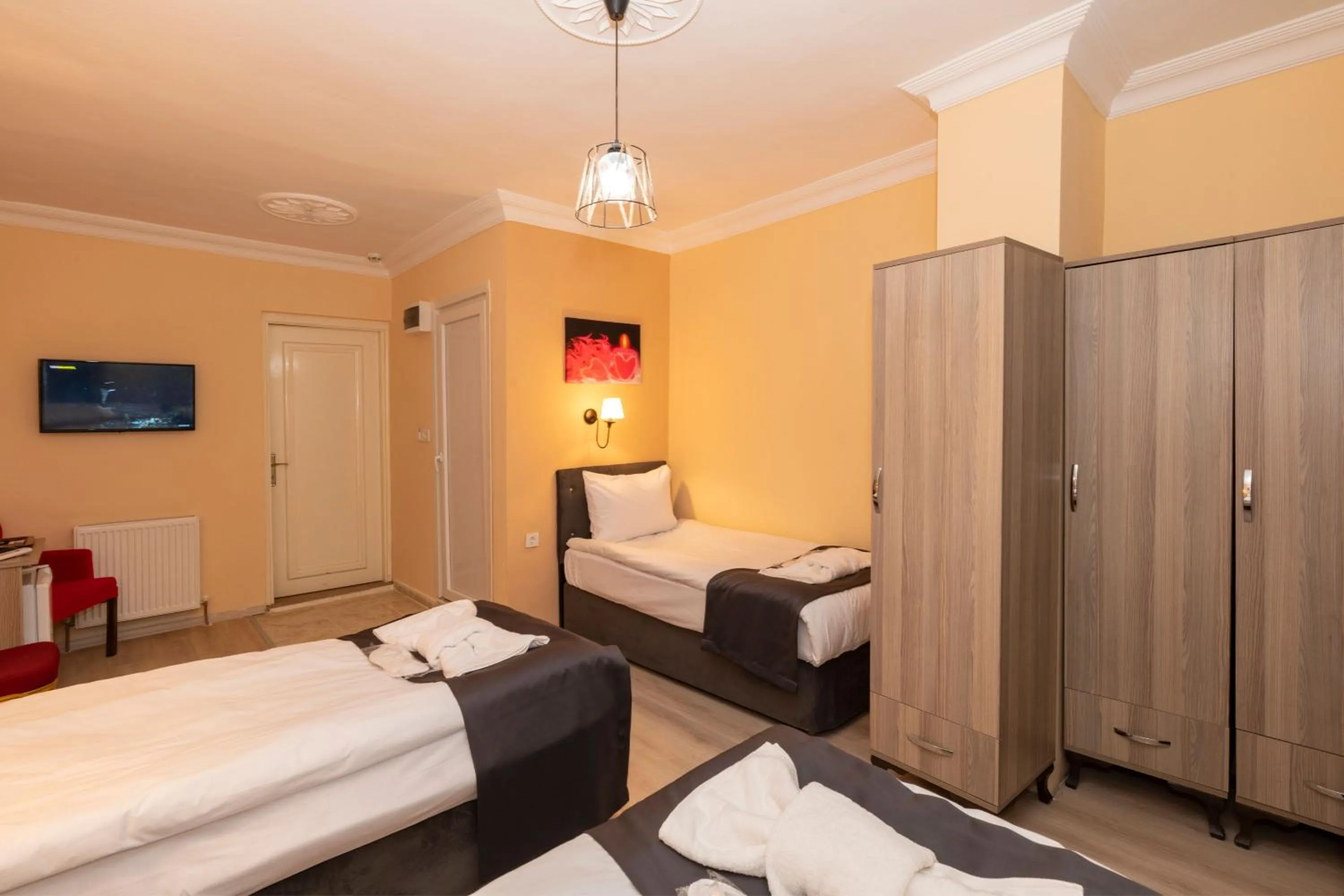 Bed in Golden Flower Pansiyon