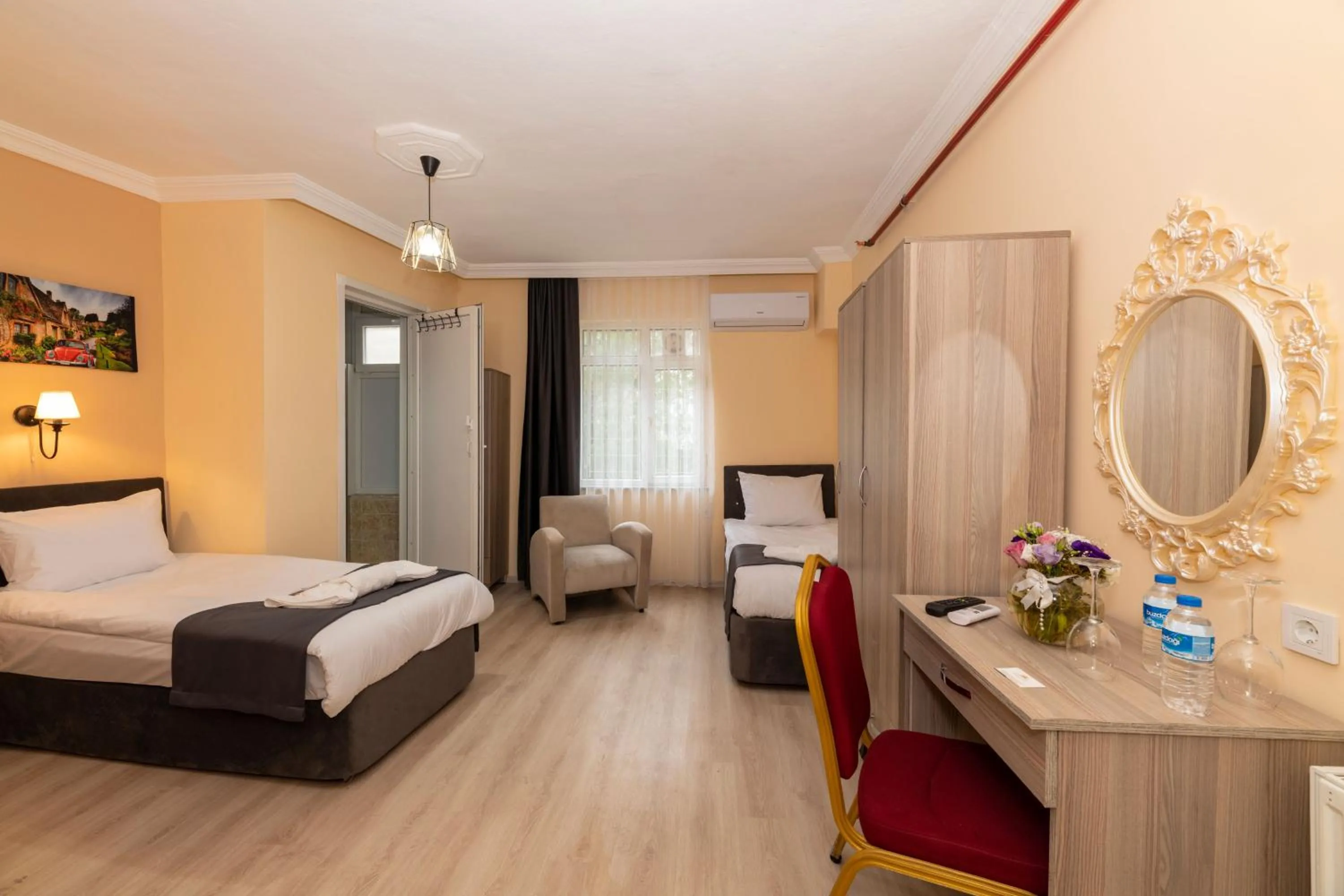 Bed in Golden Flower Pansiyon