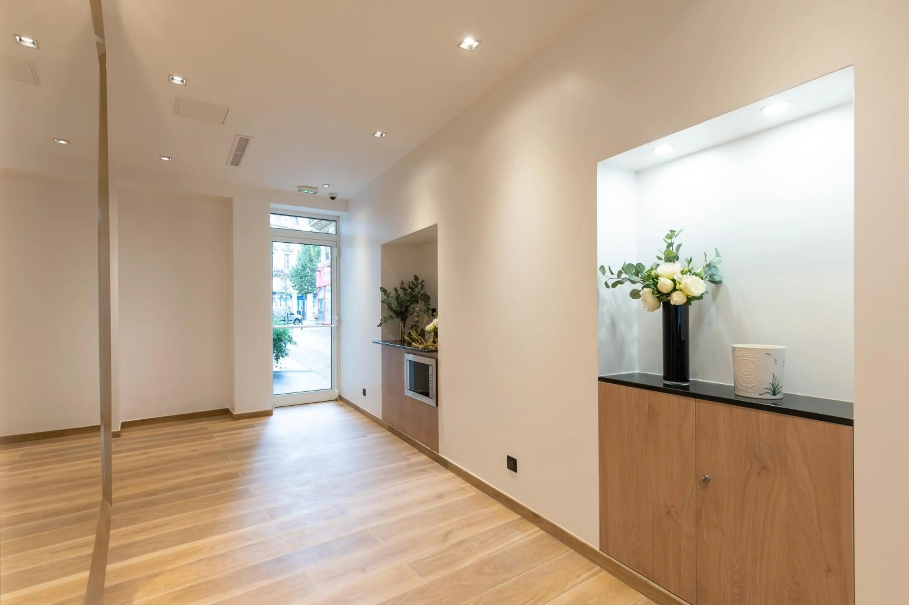Lobby or reception in HOTEL AU COEUR DE REPUBLIQUE