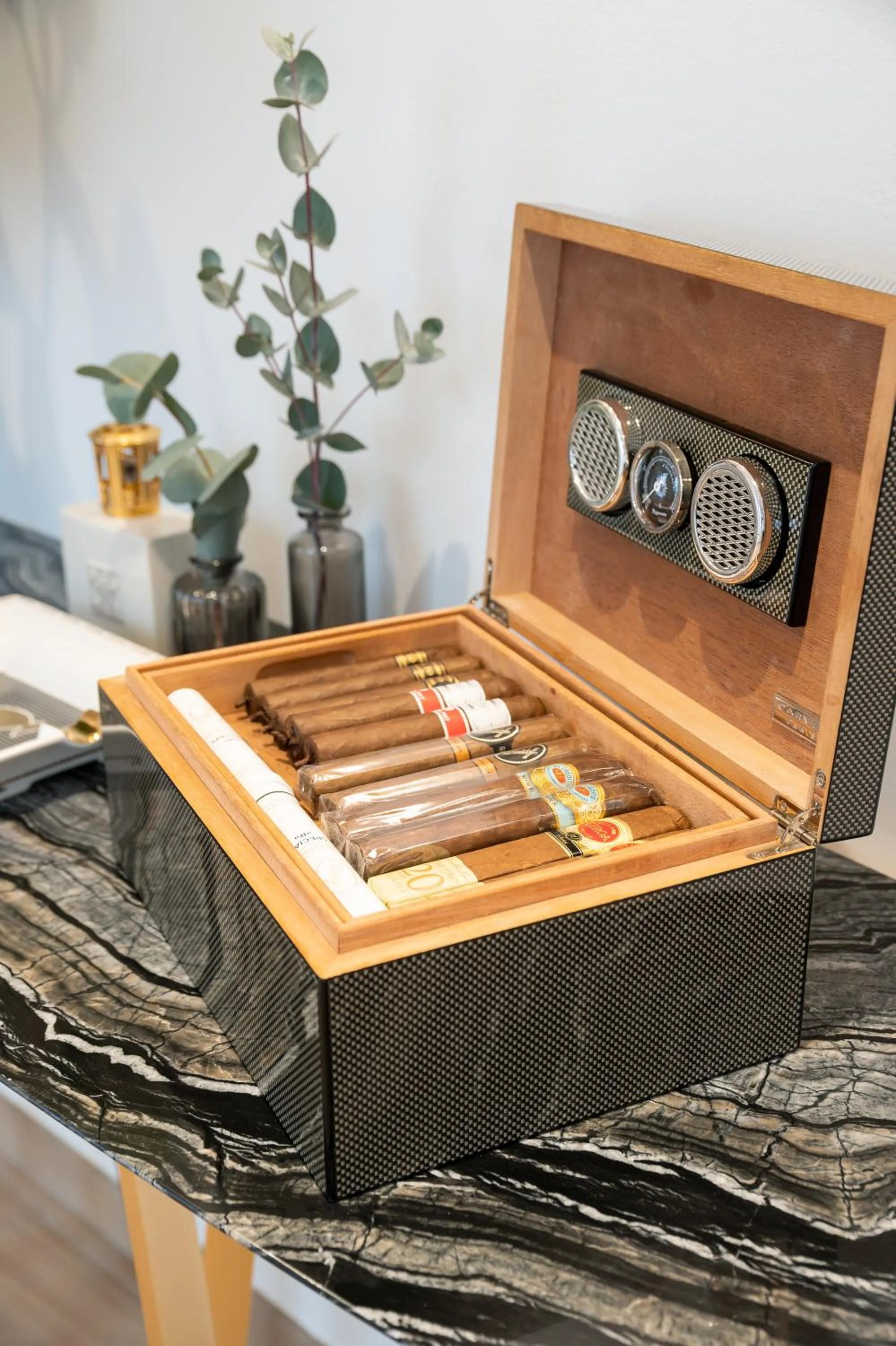 Lobby or reception in HOTEL AU COEUR DE REPUBLIQUE