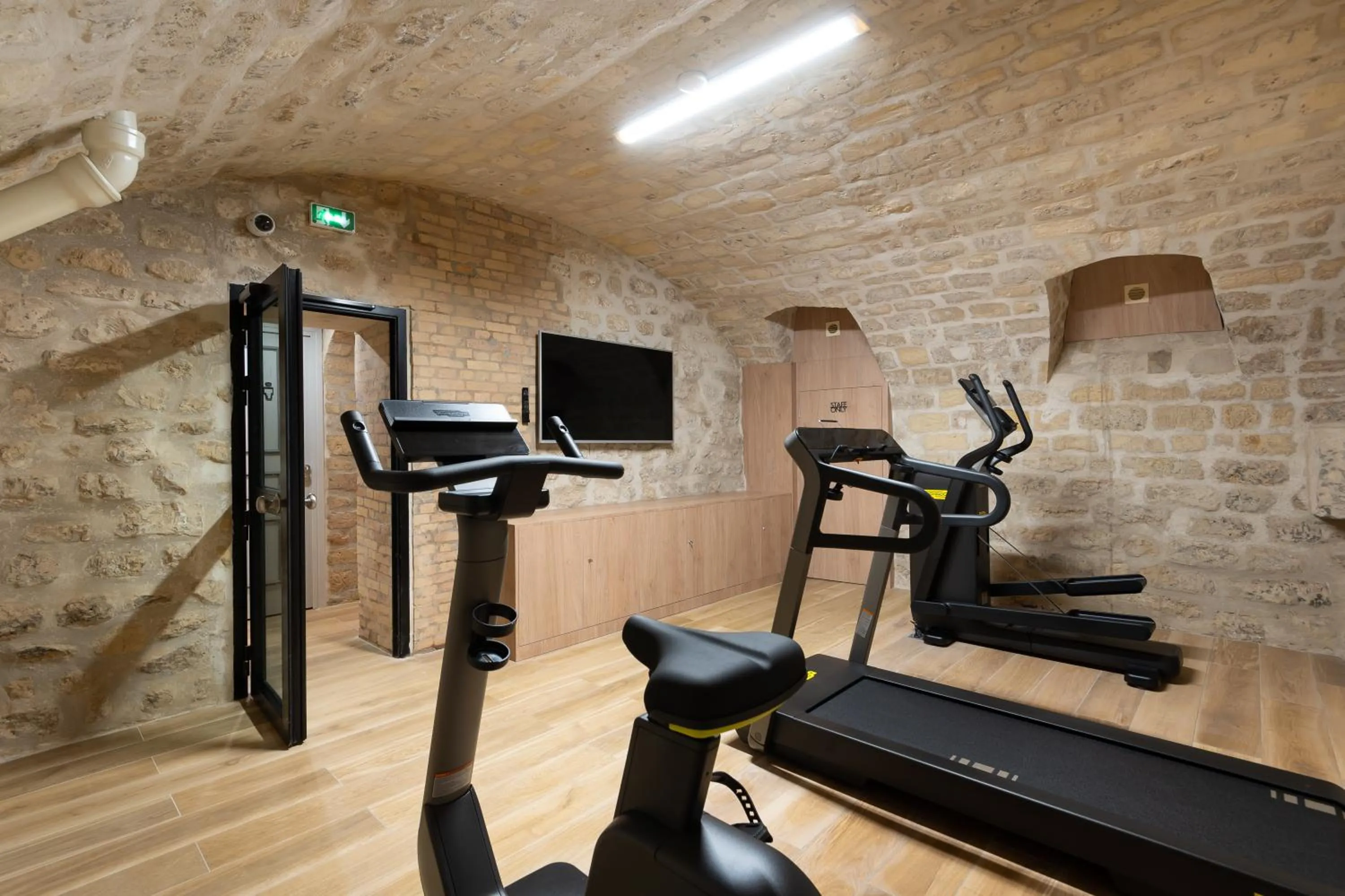 Fitness centre/facilities in HOTEL AU COEUR DE REPUBLIQUE