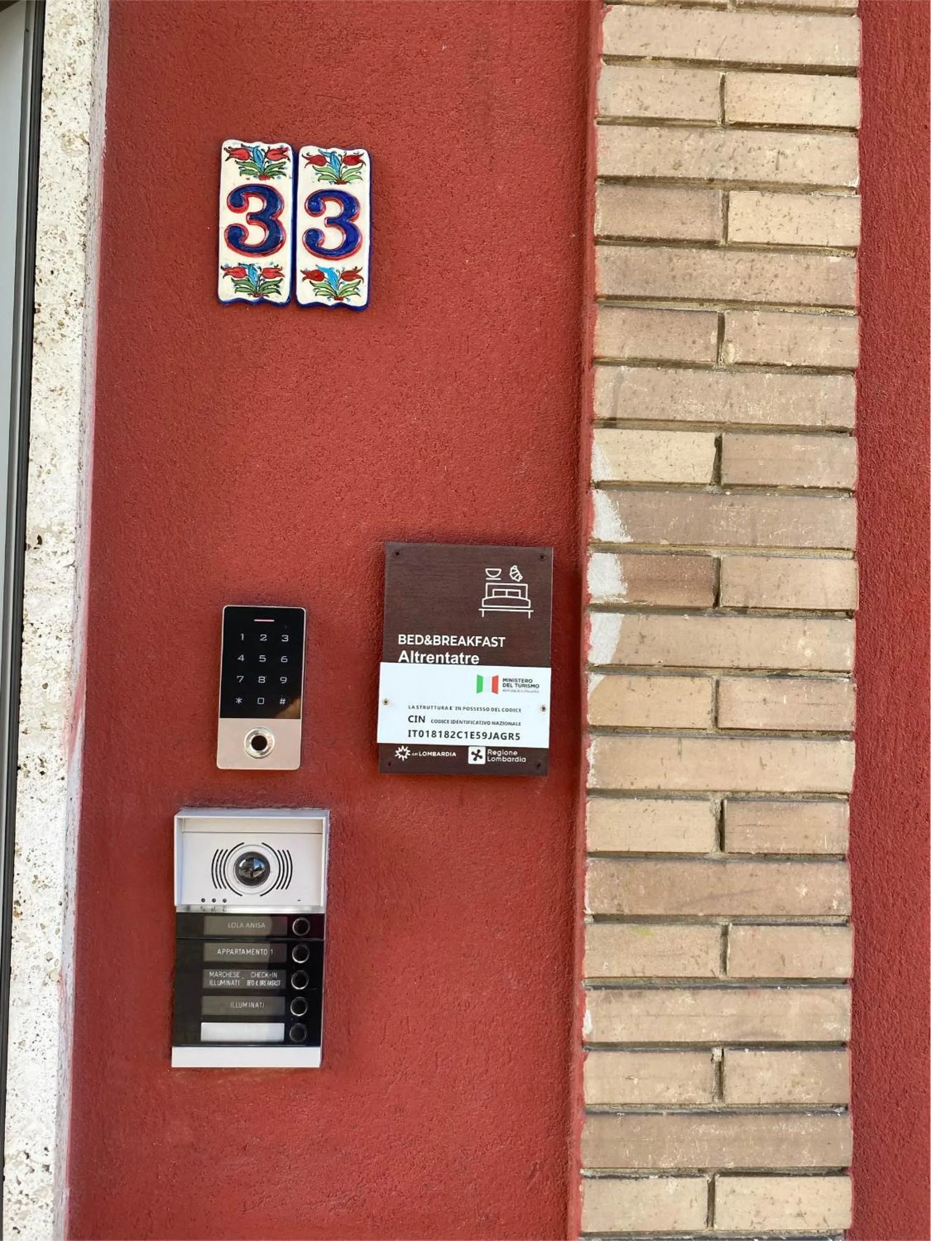 Property building in Altrentatre