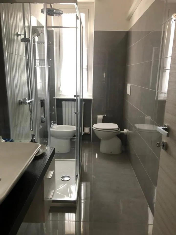 Shower in Altrentatre