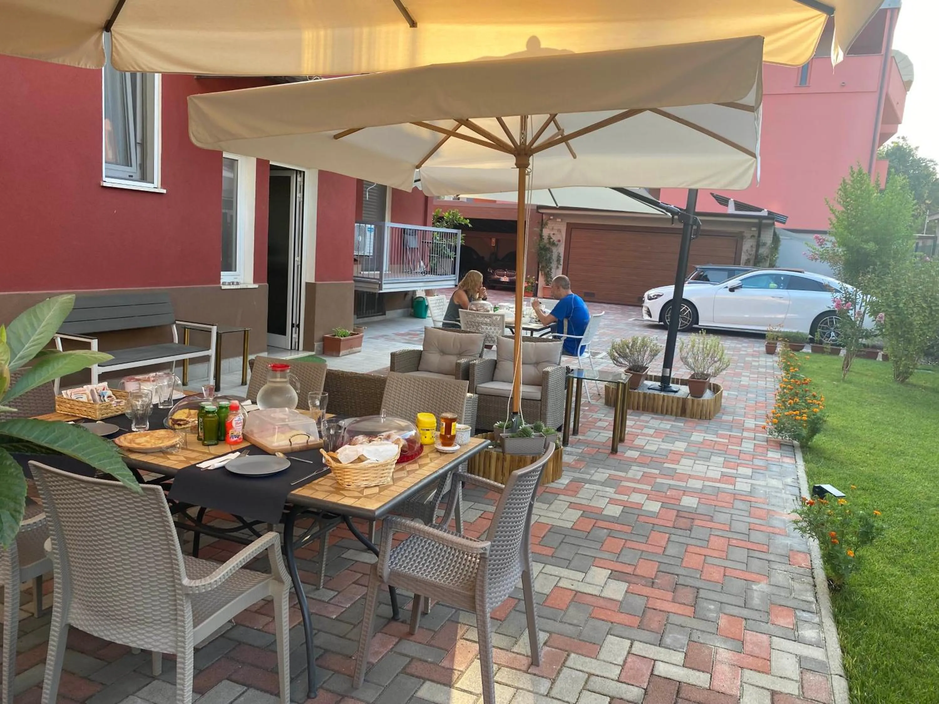 Property building in Altrentatre