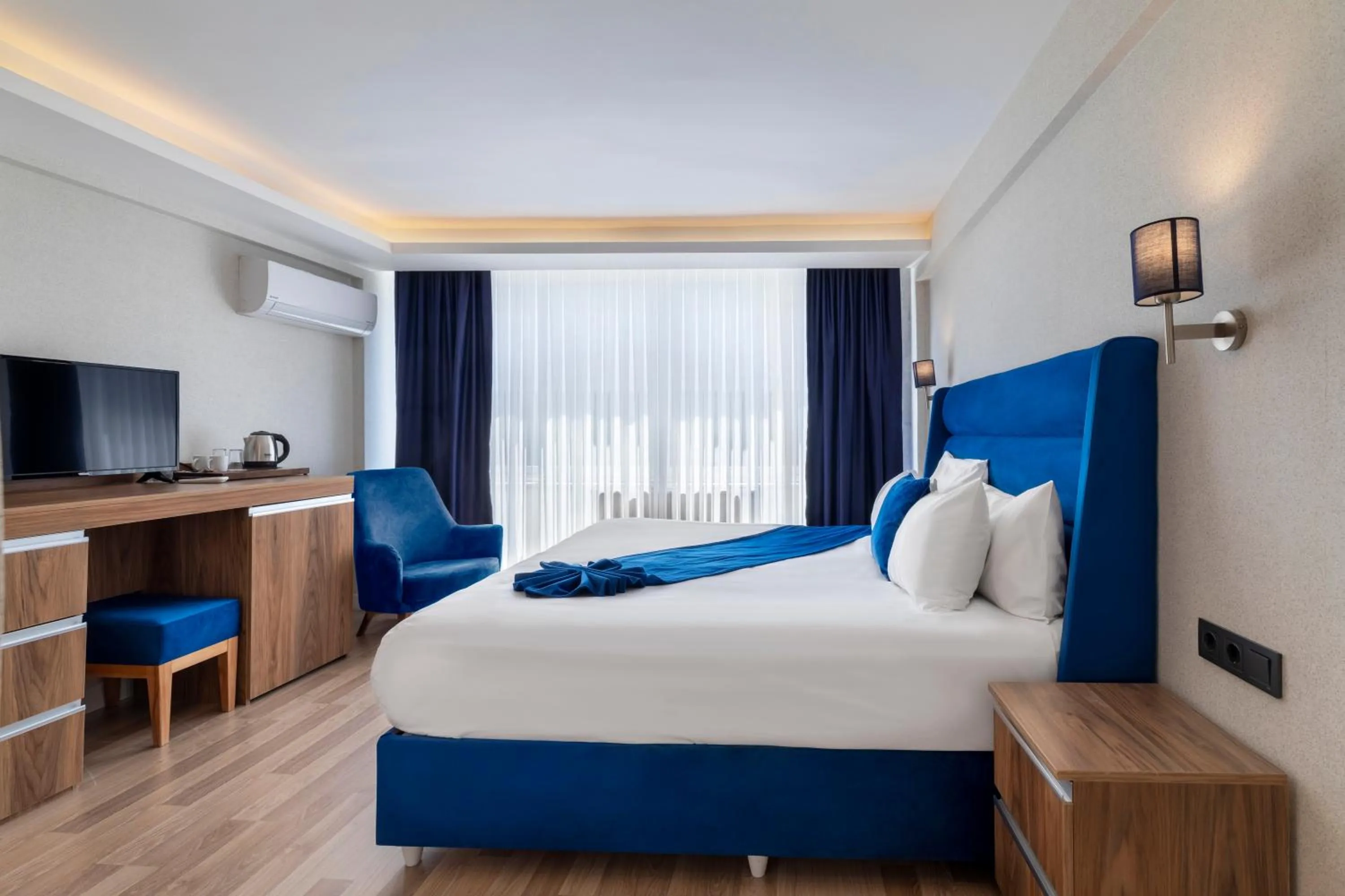 Photo of the whole room, Bed in Union Hotel Port