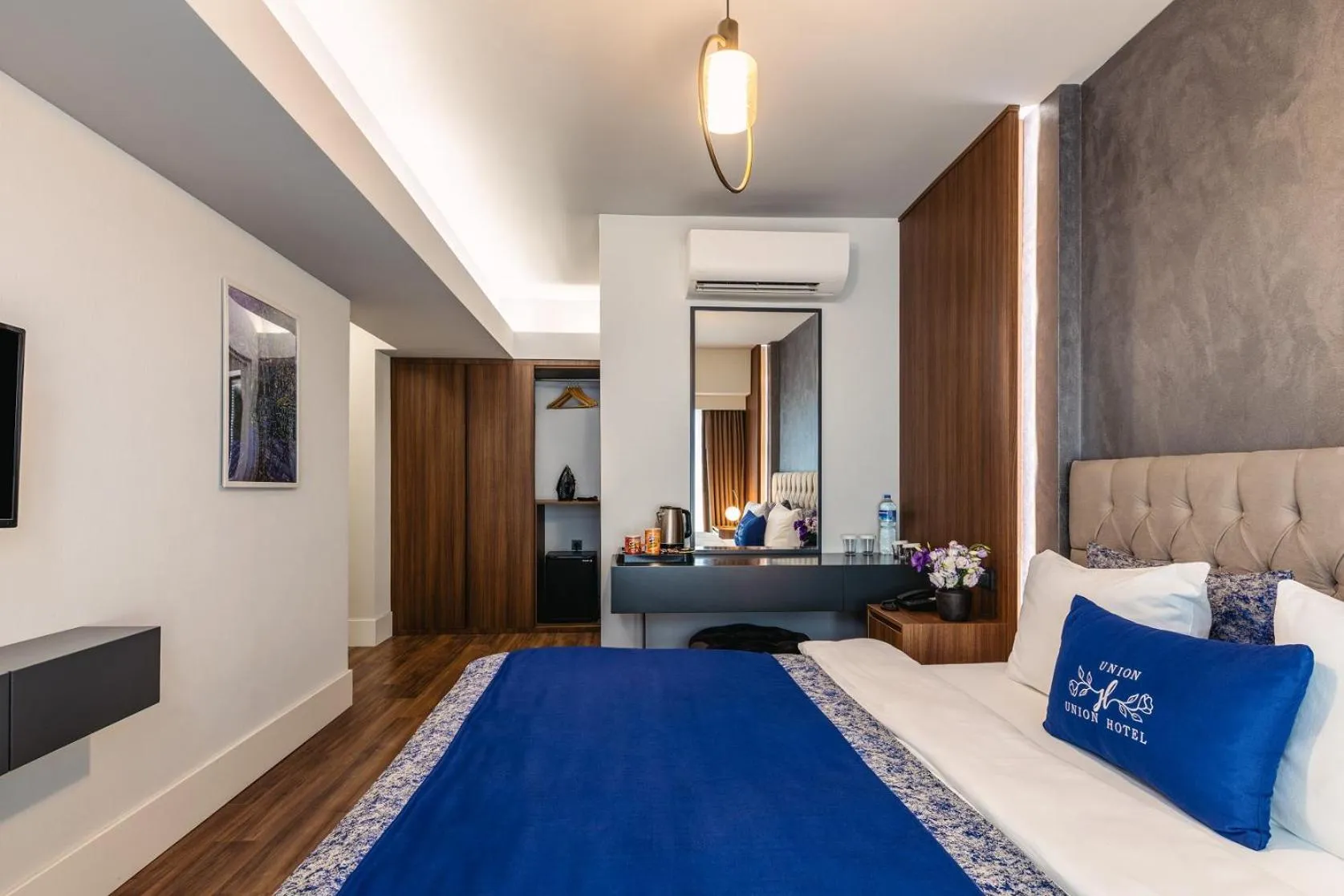 Photo of the whole room, Bed in Union Hotel Port