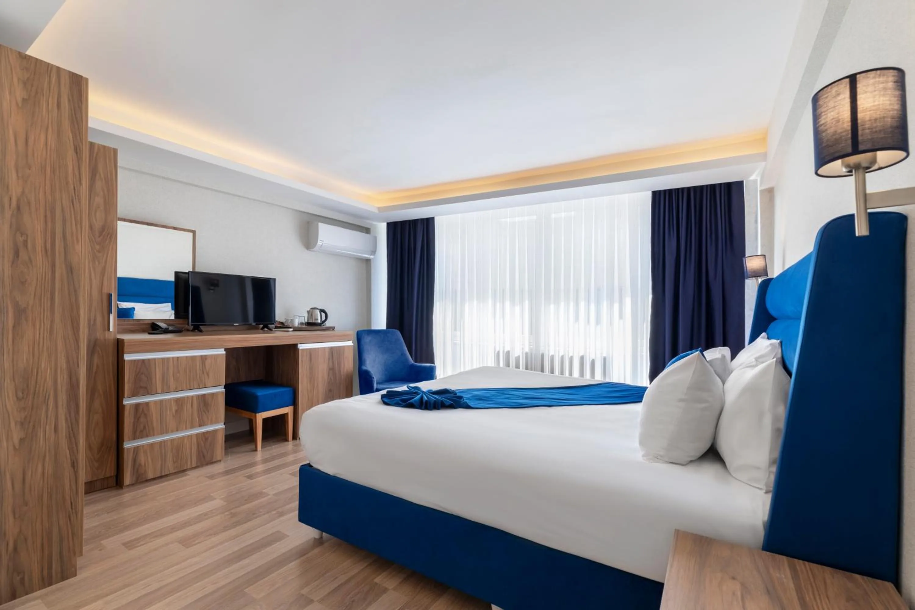 Photo of the whole room, Bed in Union Hotel Port