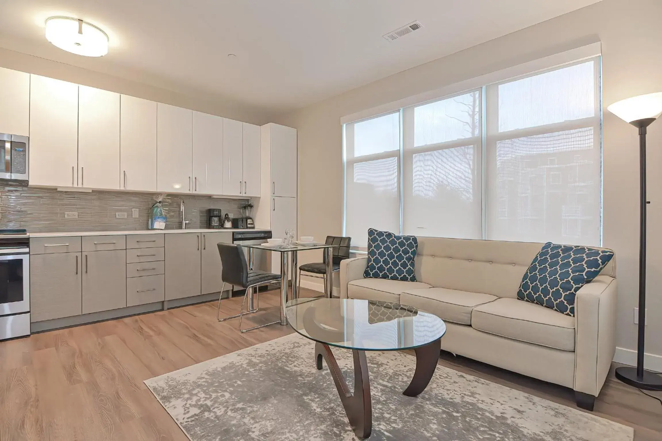 One-Bedroom Apartment in Global Luxury Suites East Boston One-Bedroom Apartment in Global Luxury Suites East Boston