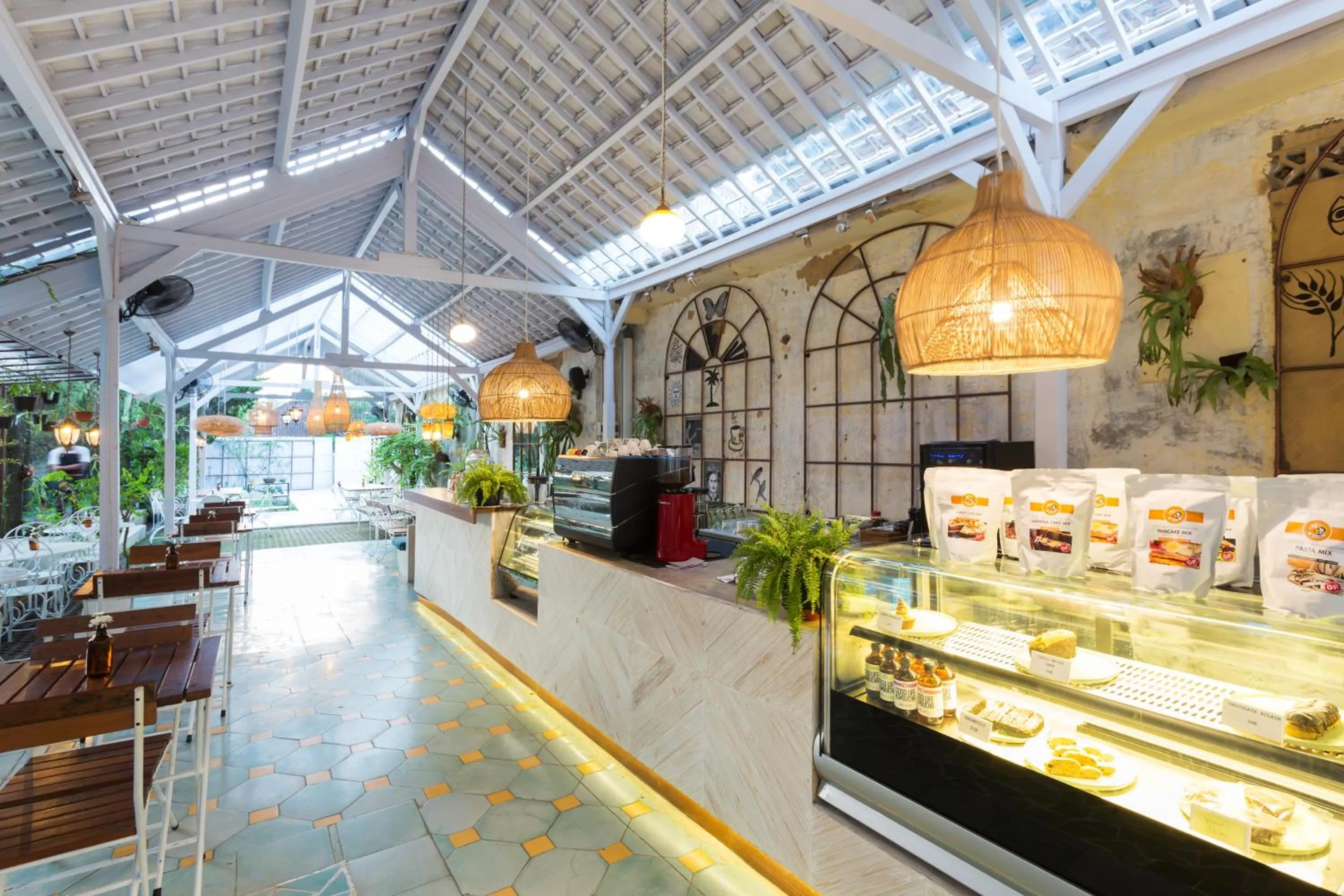 Restaurant/places to eat in Rahayu Suites Monkey Forest Ubud