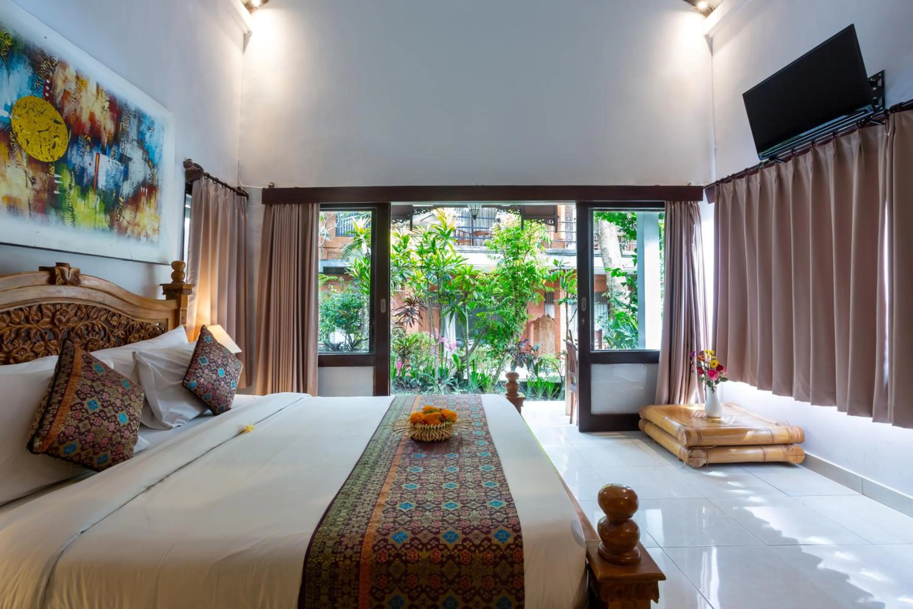 TV and multimedia, Bed in Rahayu Suites Monkey Forest Ubud