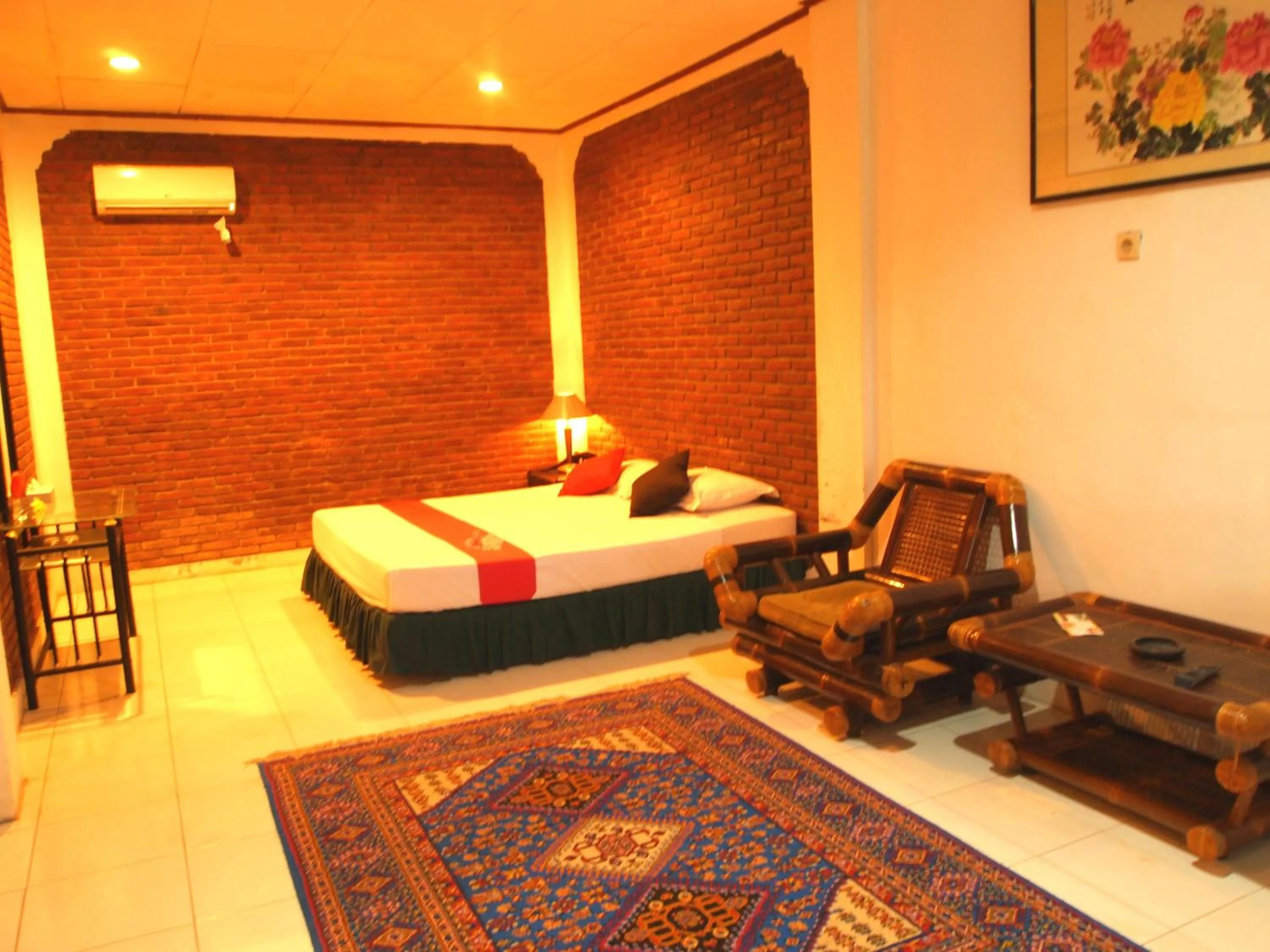 Photo of the whole room, Bed in Pasific Beach Cottages