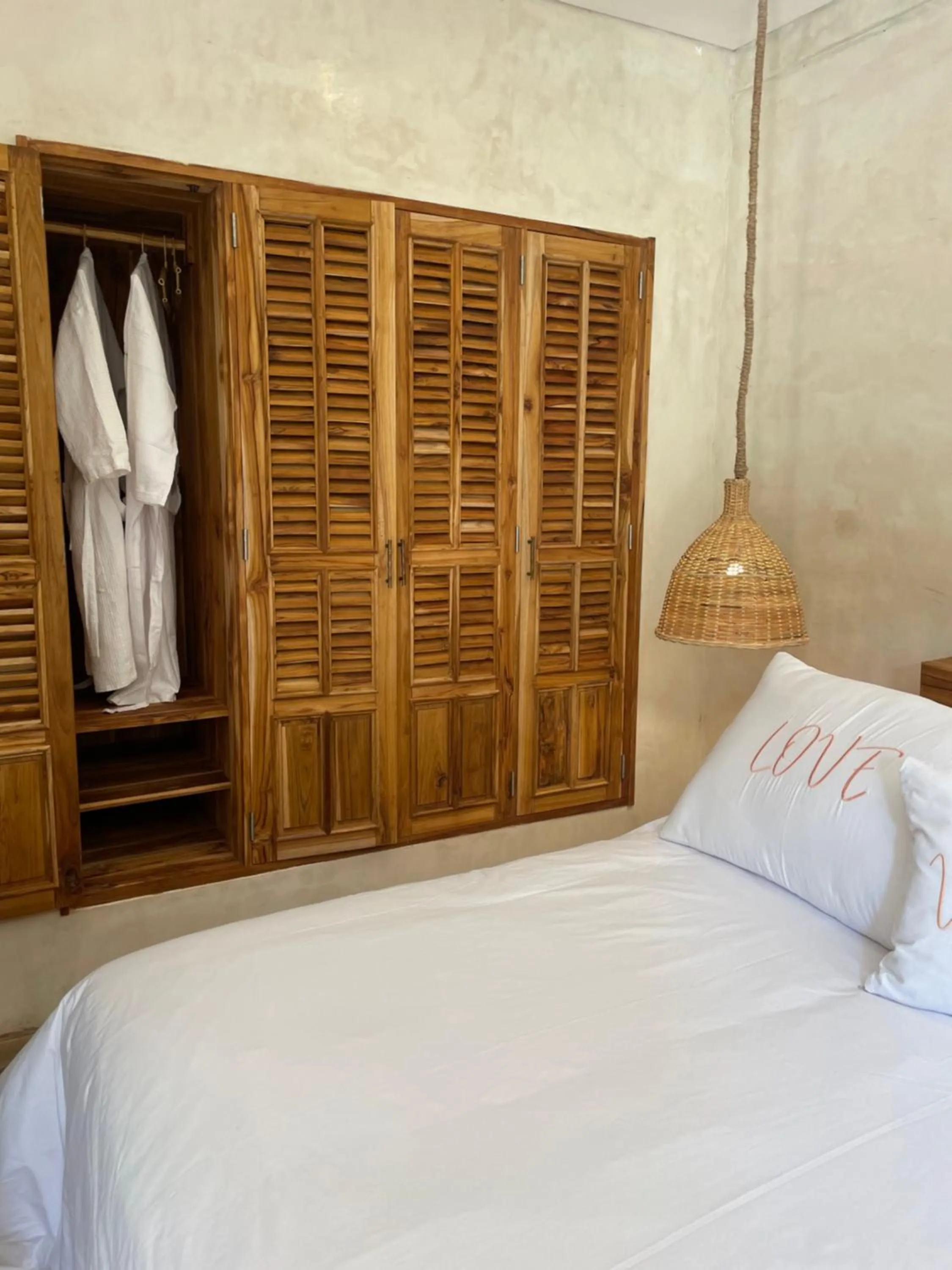 Property building, Bed in La Cabane