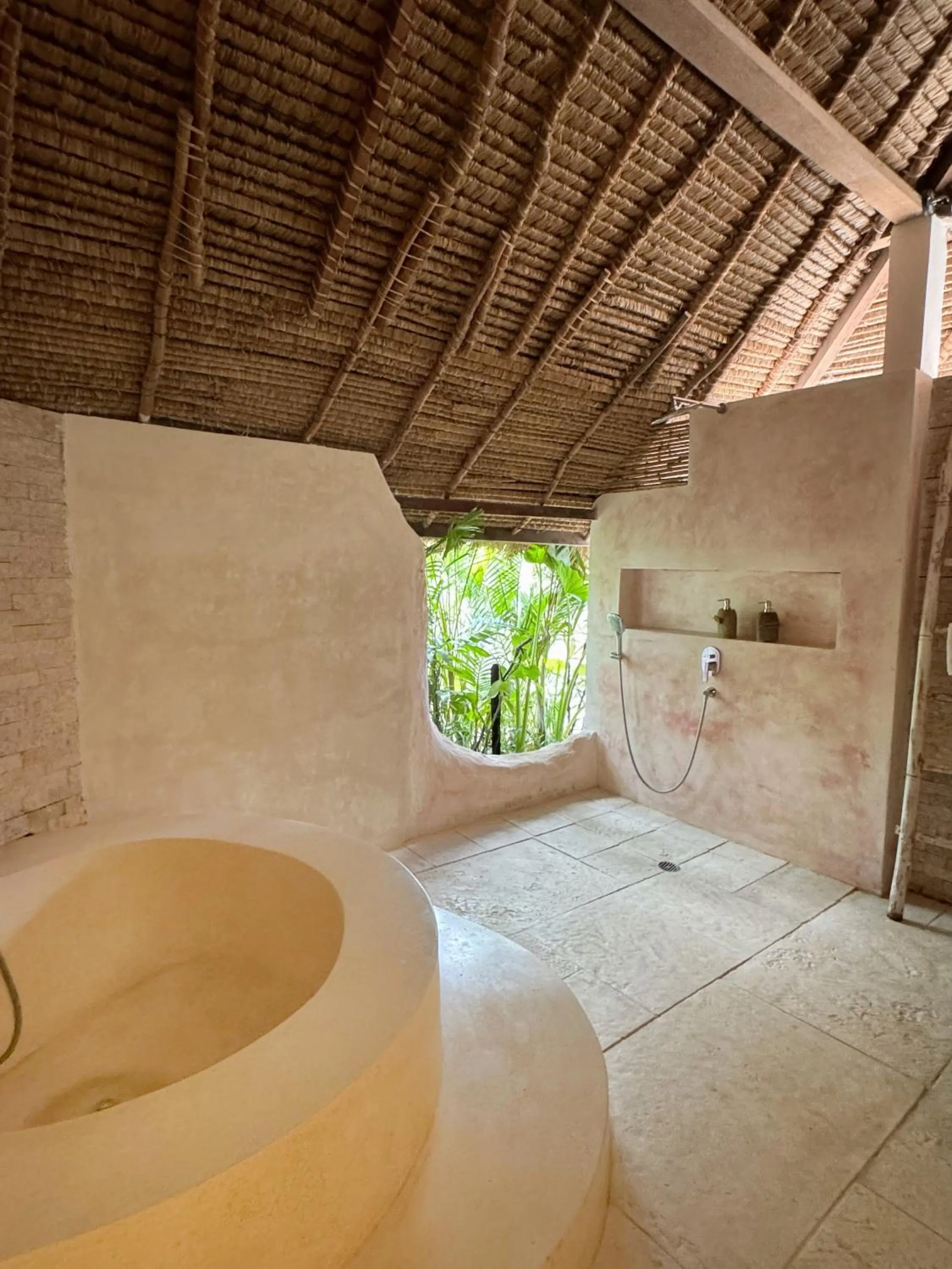 Bathroom in La Cabane