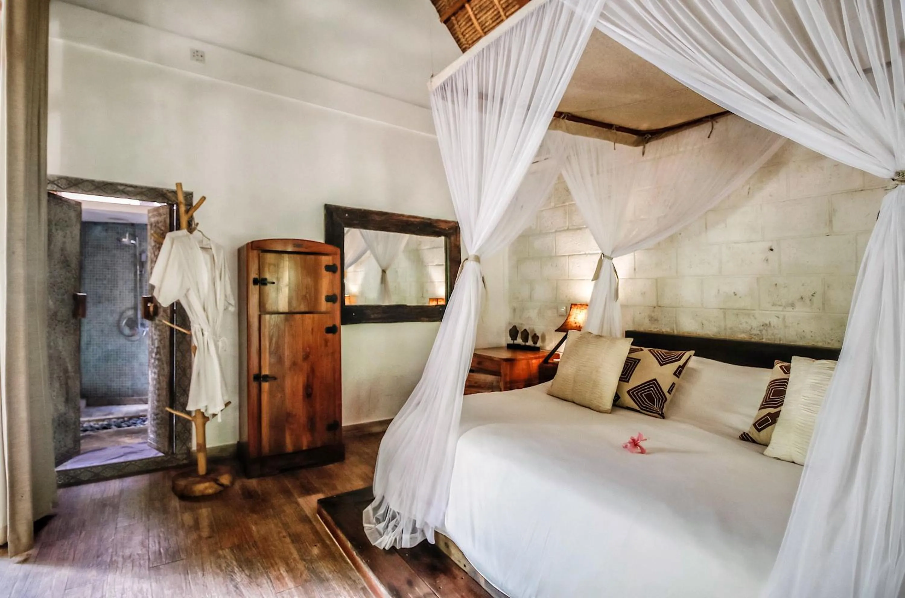 Photo of the whole room, Bed in La Cabane