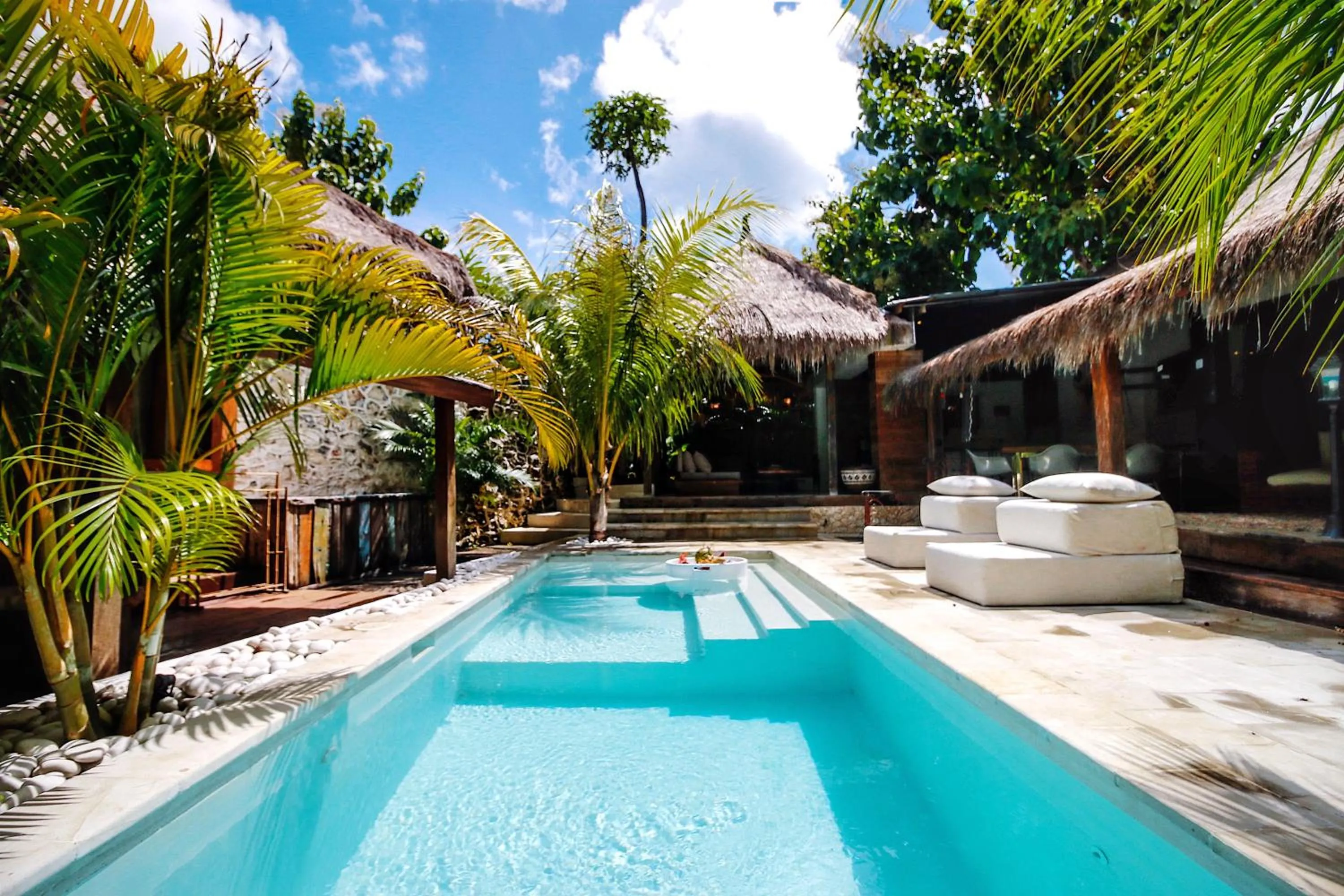 Swimming pool in La Cabane