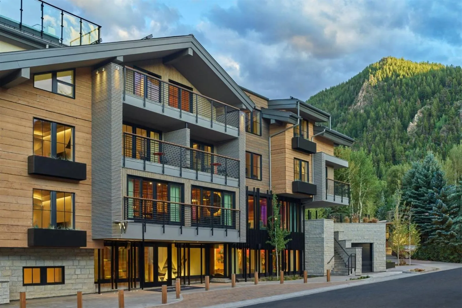 Property building in Downtown Aspen Luxury 3 Bedroom Residence