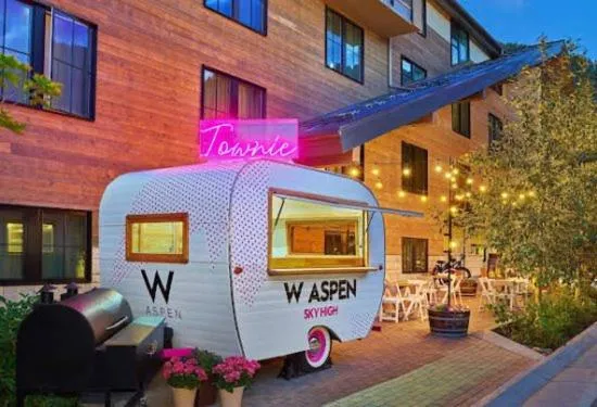 Property building in Downtown Aspen Luxury 3 Bedroom Residence