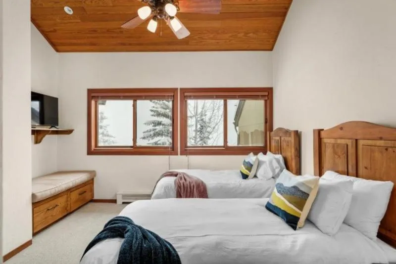 Bedroom, Bed in Snowmass Woodrun V 2 Bedroom Ski In, Ski Out Mountain Residence In The Heart Of Snowmass Village