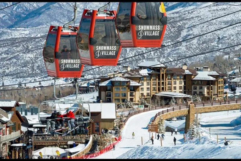 Property building in Snowmass Woodrun V 2 Bedroom Ski In, Ski Out Mountain Residence In The Heart Of Snowmass Village