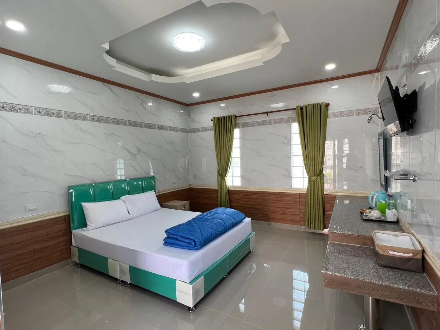 Photo of the whole room, Bed in Bualuang HOTEL