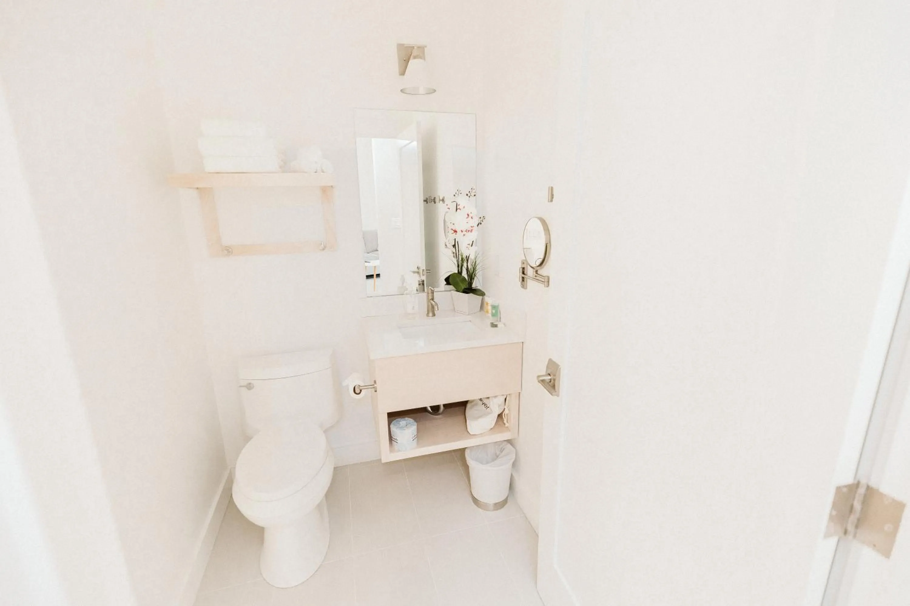 Bathroom in Grasshopper Inn