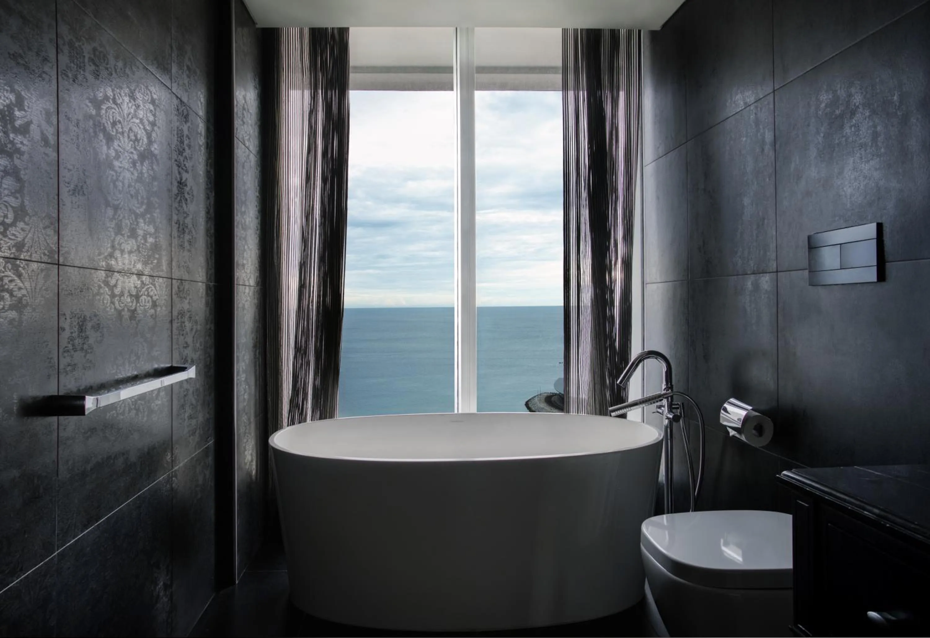 Bath in Grand Papua Hotel