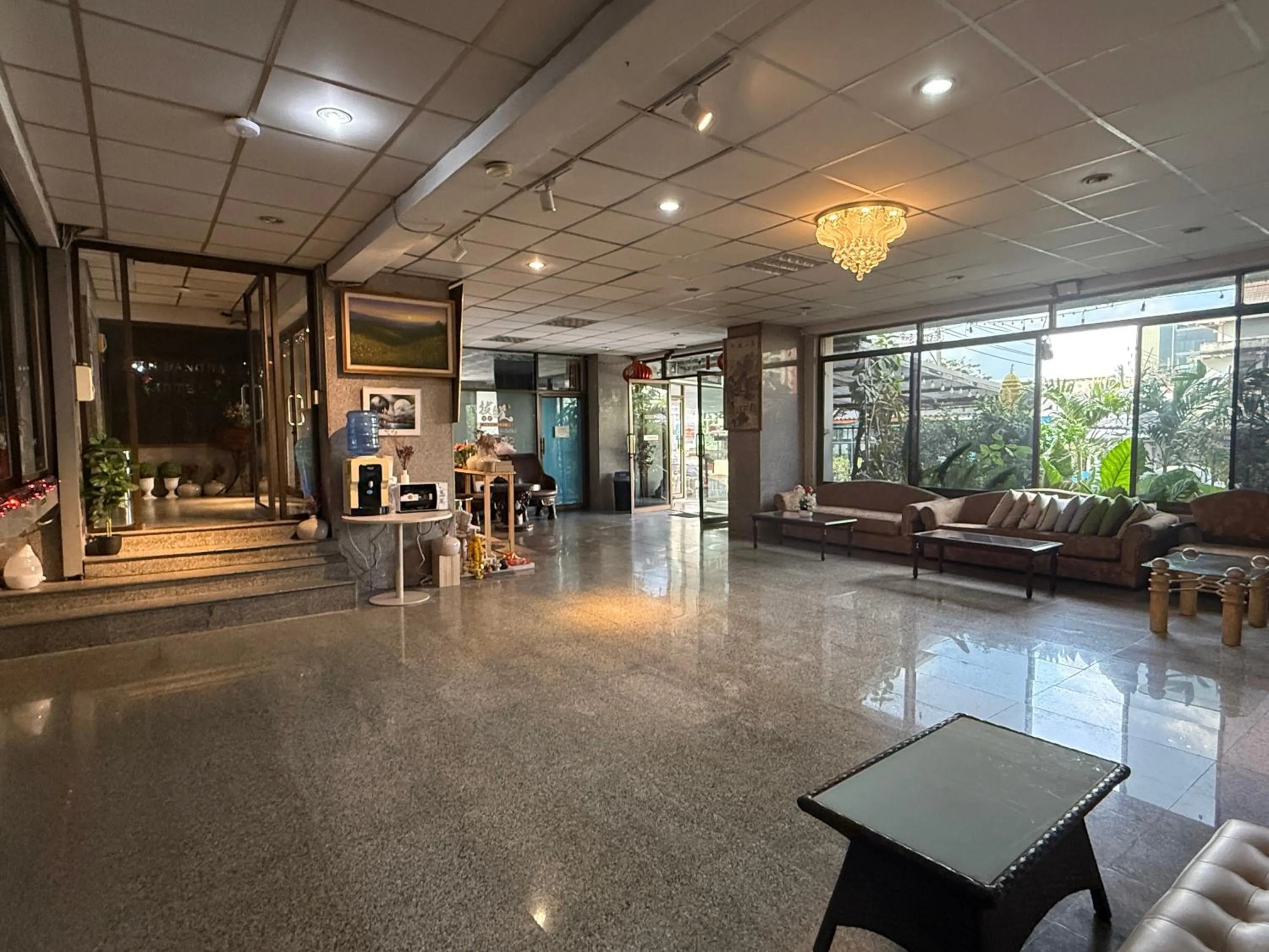 โรงแรมวินบางนา Win Bangna Hotel