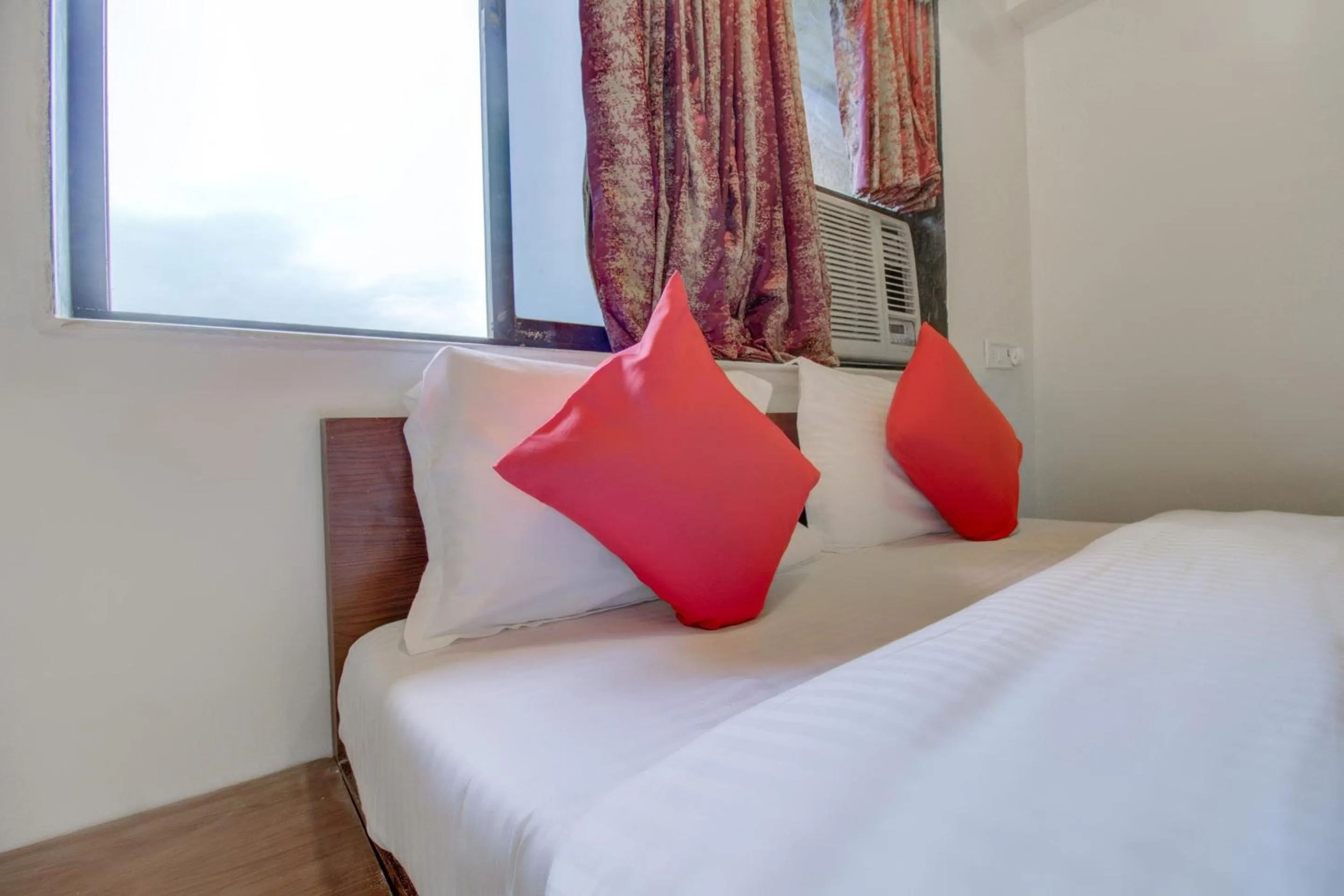 Bedroom, Bed in Hotel O Della Comforts