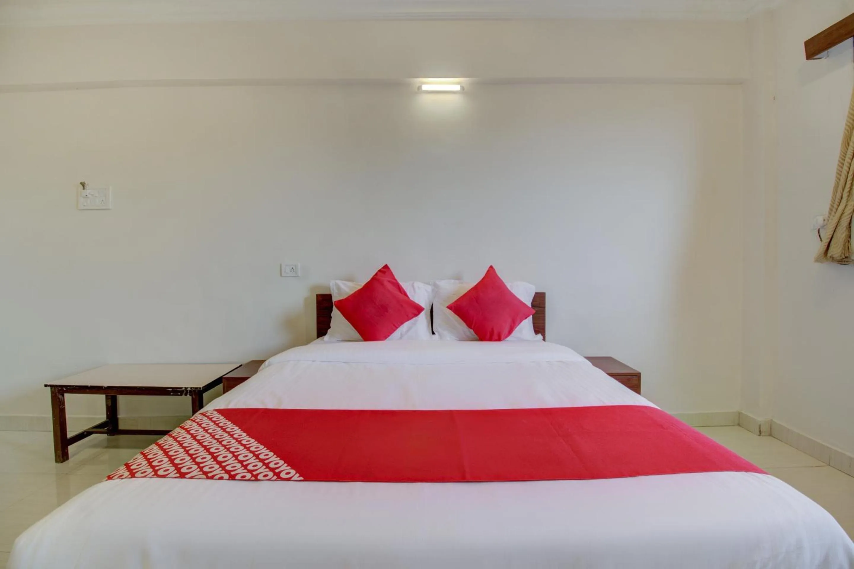 Bedroom, Bed in Hotel O Della Comforts