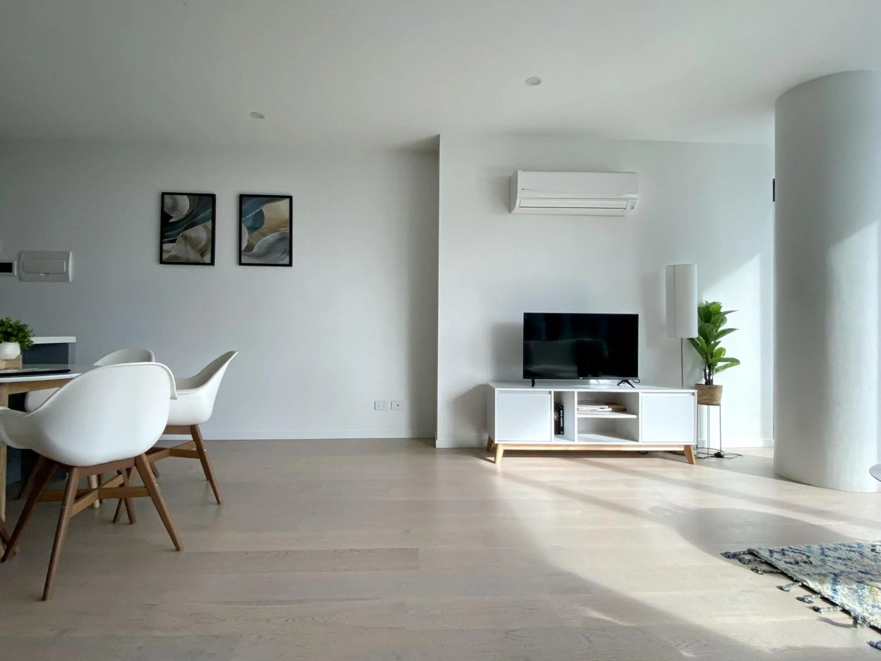 TV and multimedia in Skygarden Luxury Condo