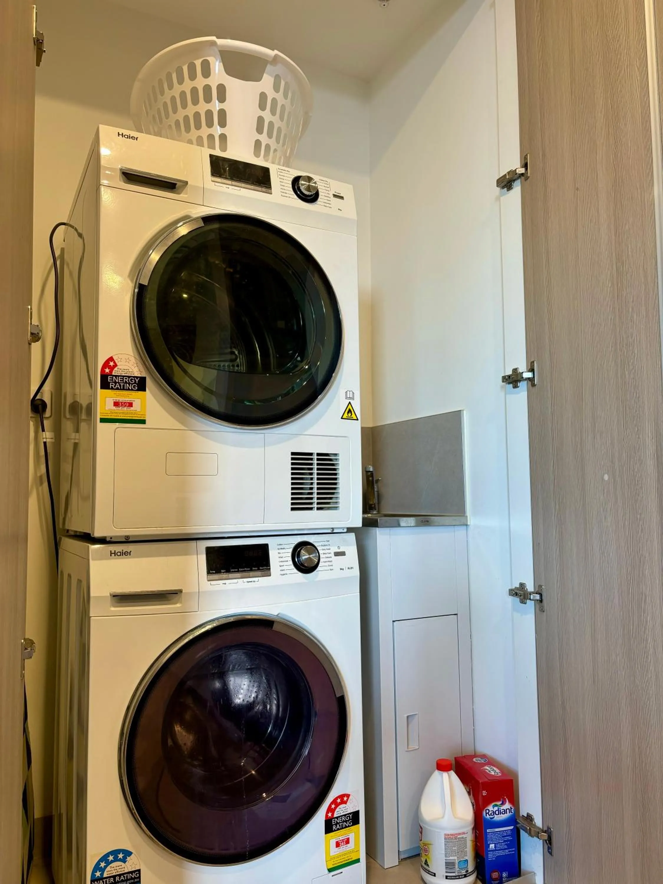 laundry in Skygarden Luxury Condo