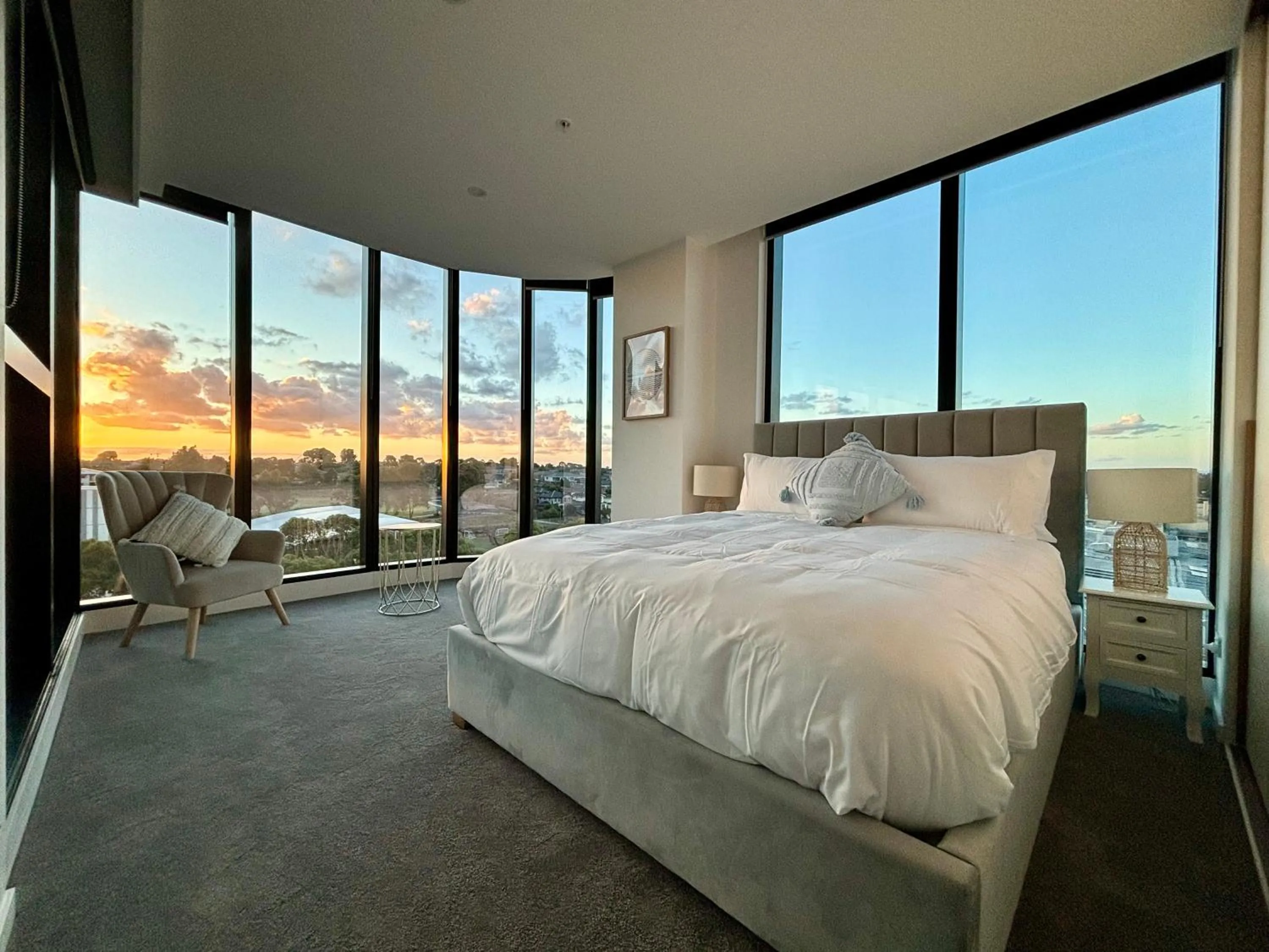 Bed in Skygarden Luxury Condo