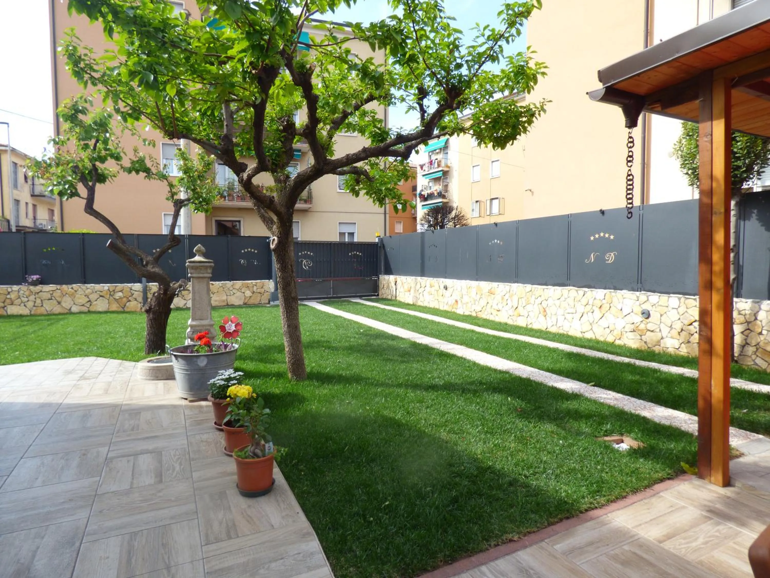 Garden in NICOLE DONEY LOCAZIONE TURISTICA