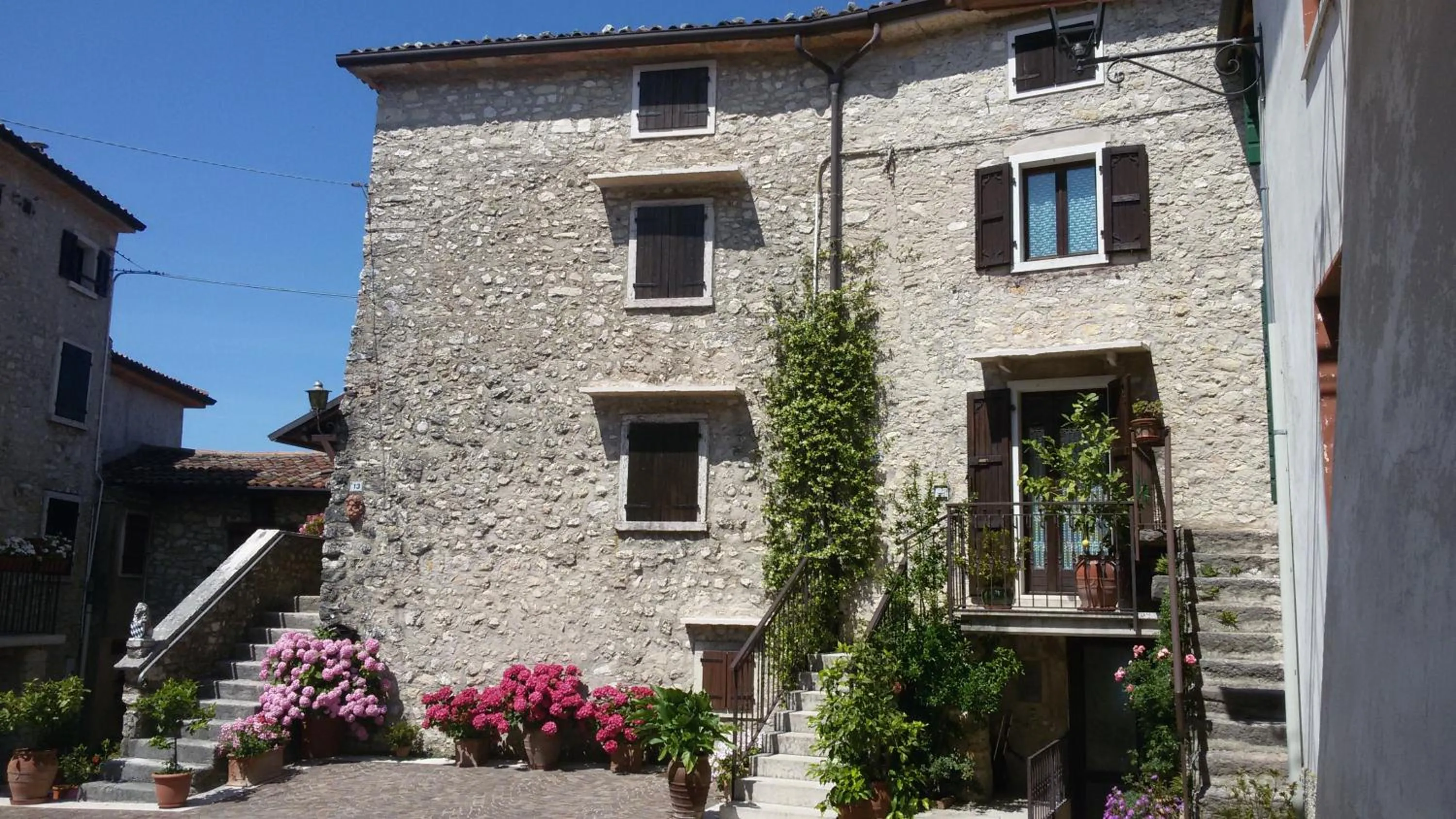 Property building in B&B da Paolo con vista Lago di Garda