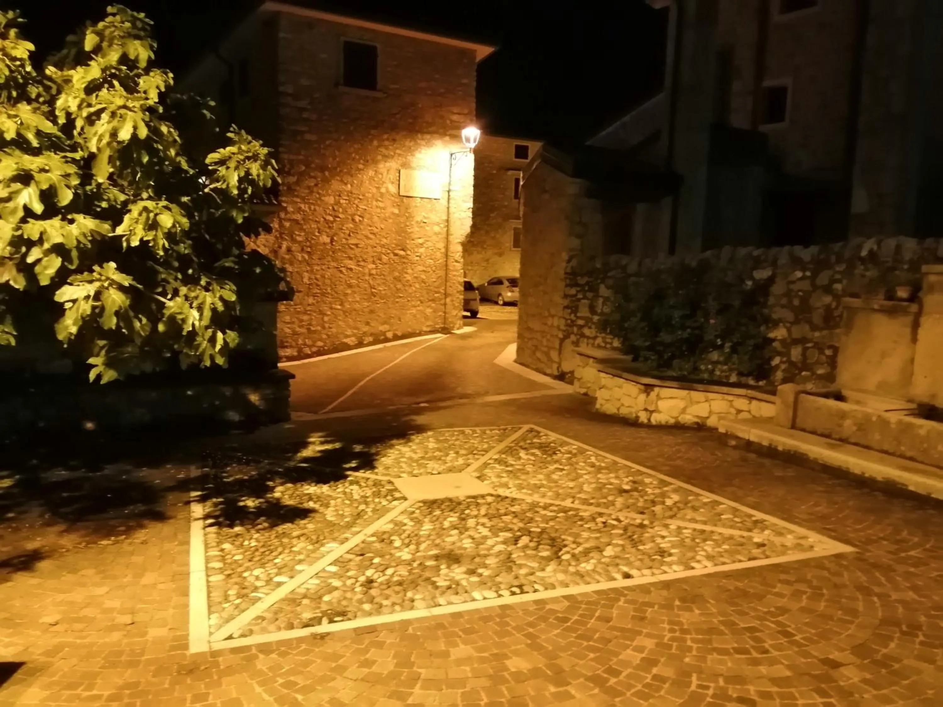 Facade/entrance in B&B da Paolo con vista Lago di Garda