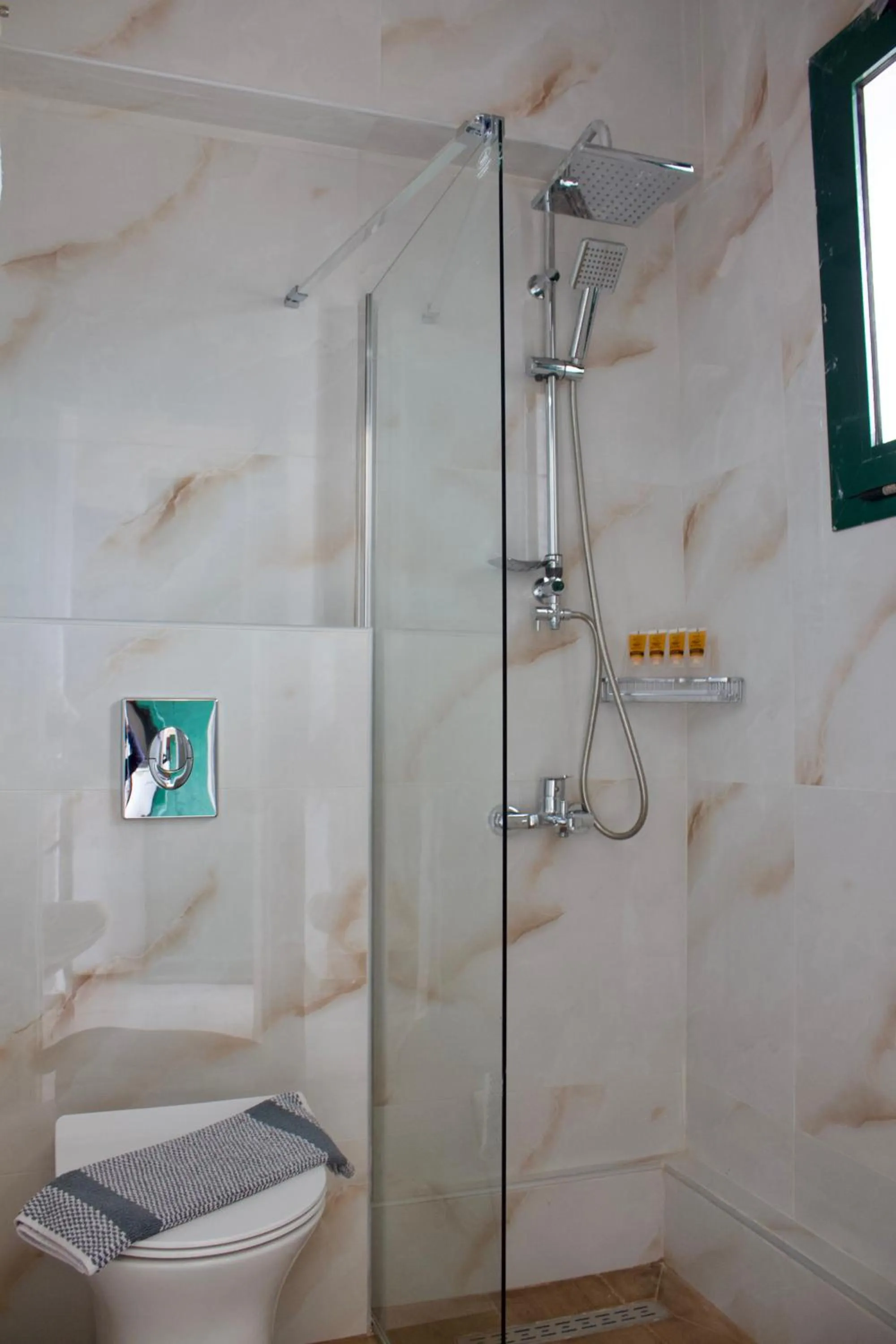 Bathroom in Kekatos Studios