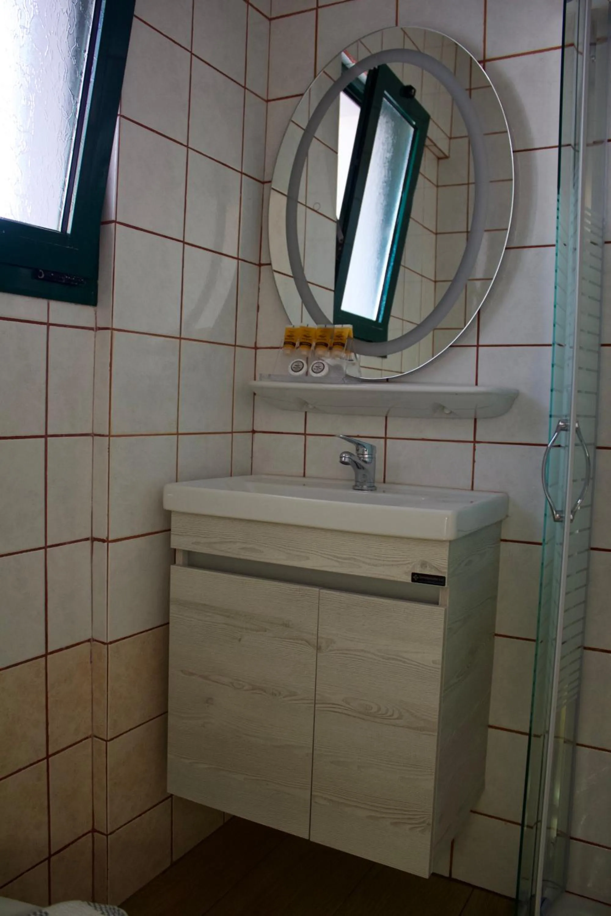 Bathroom in Kekatos Studios