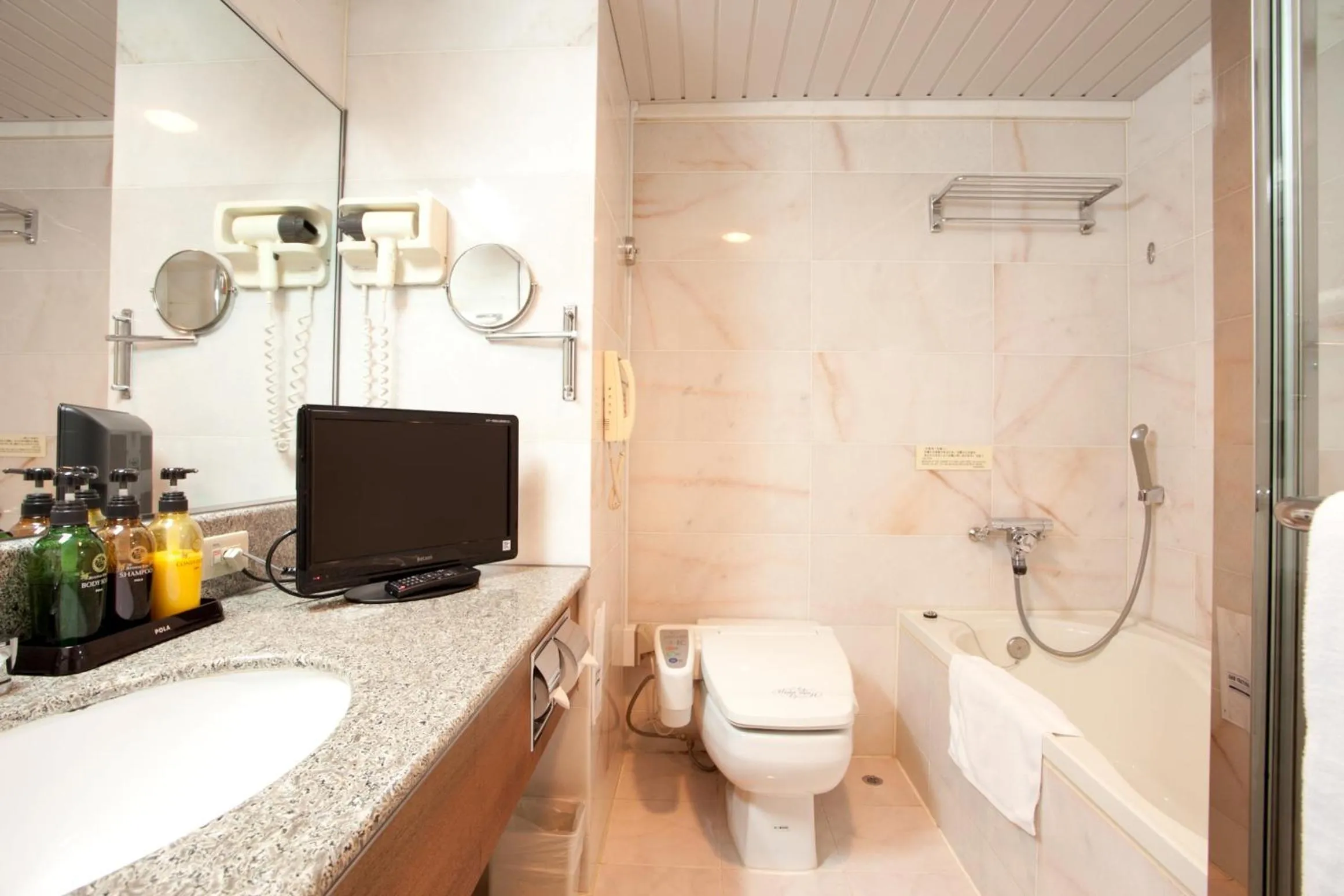 Toilet in Hotel Villa Kuretake