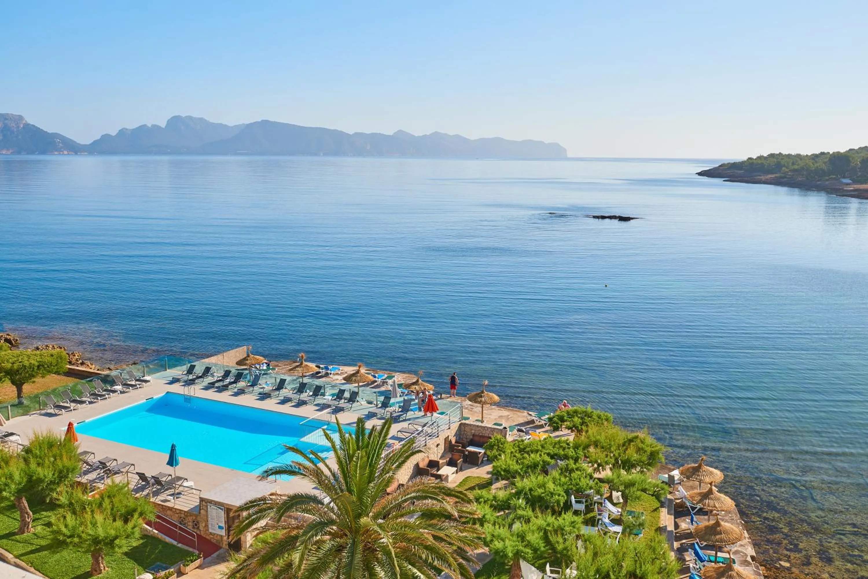 Pool view in Hotel Moré