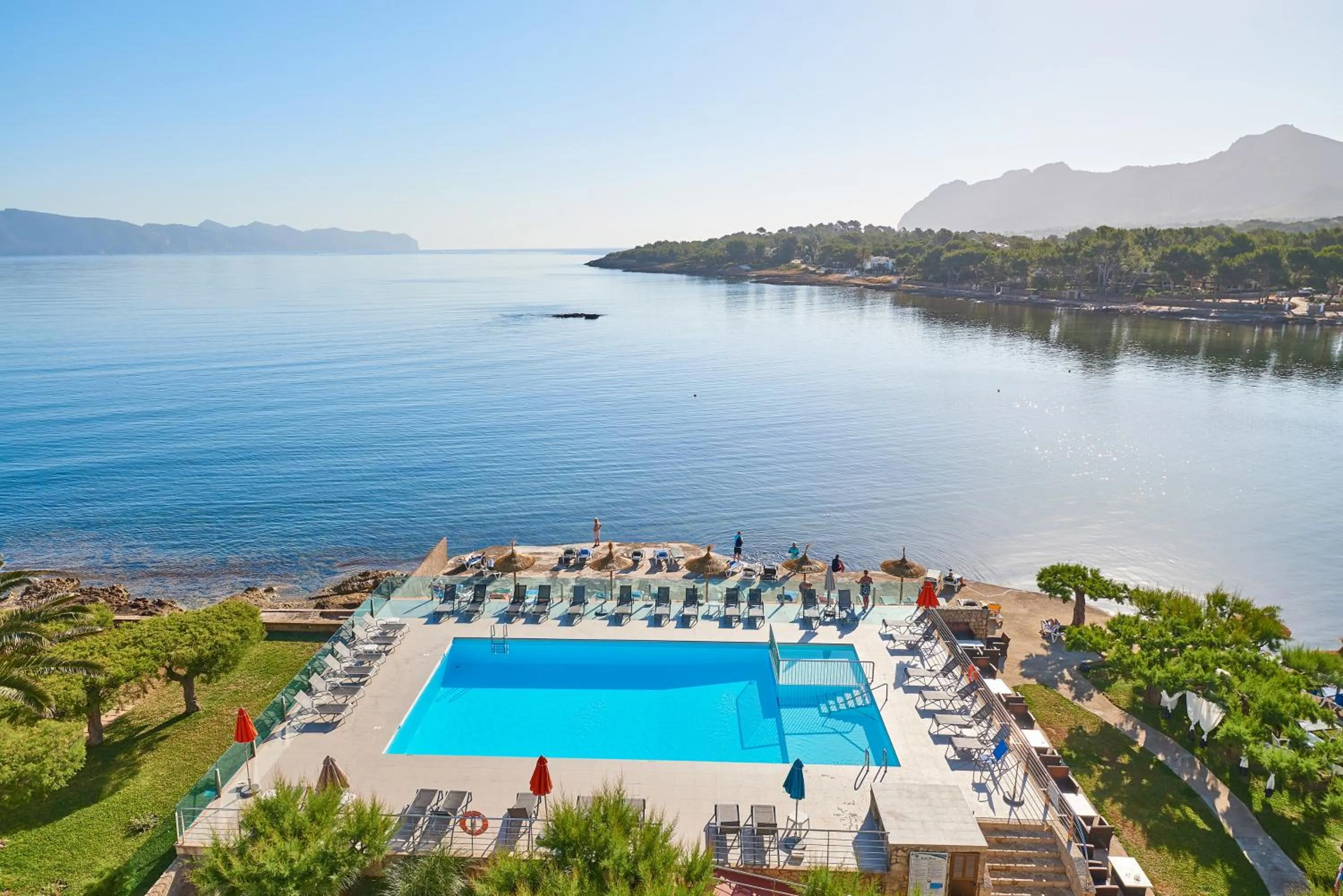 Pool view in Hotel Moré