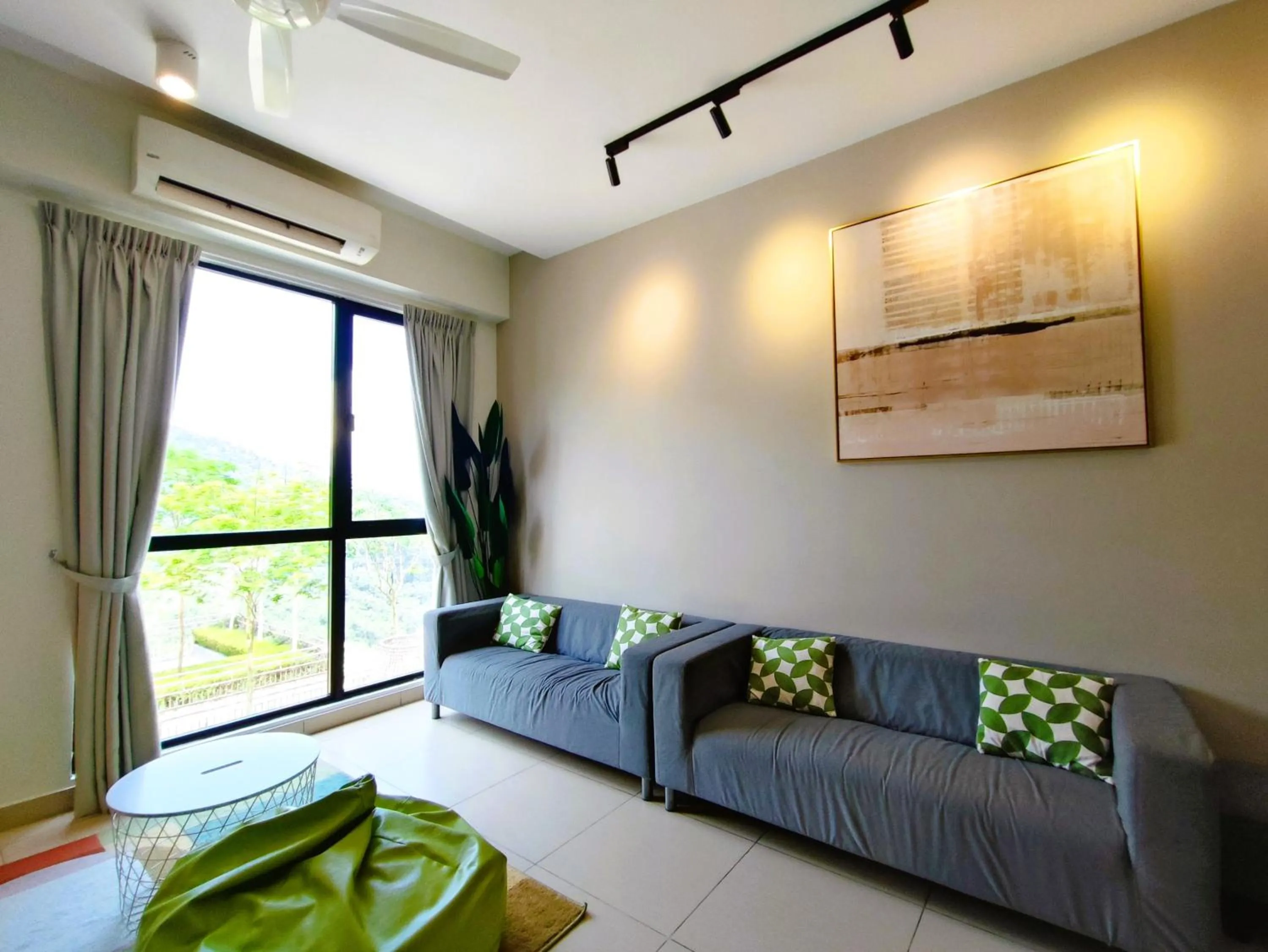Living room in Urban Suite@Midhill Genting Highlands (Free Wi-Fi)