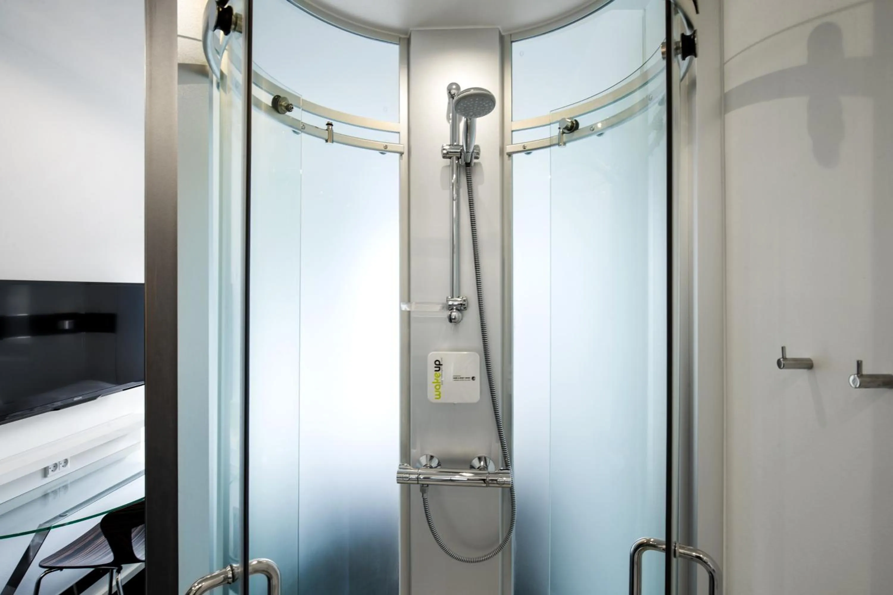 Shower in Wakeup Copenhagen - Borgergade