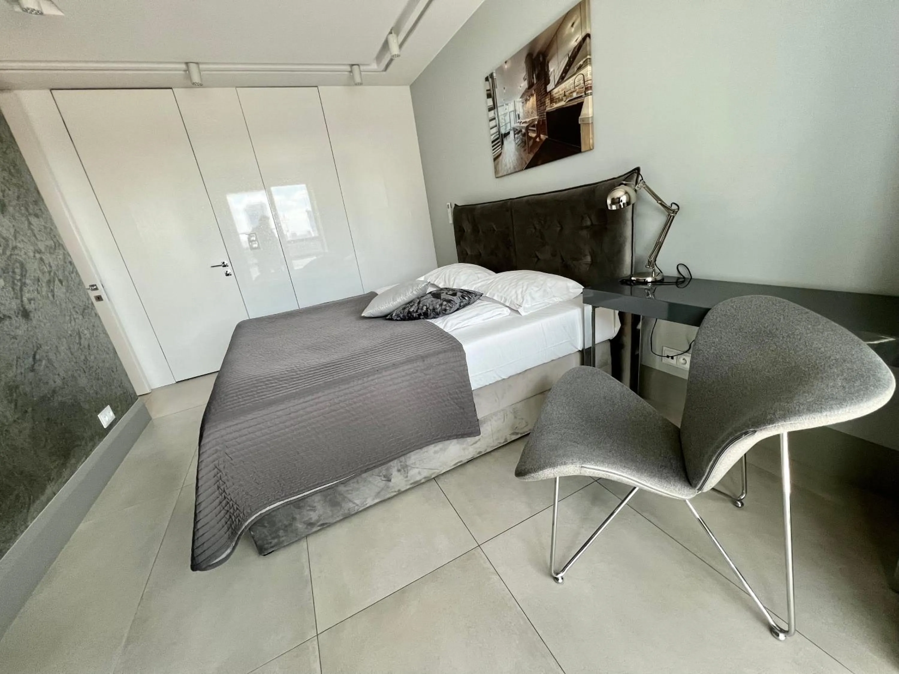 Bedroom, Bed in Platinum Towers Central Apartments