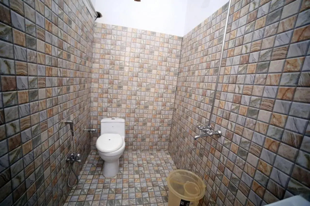 Deluxe King Room in Seasons Inn Deluxe King Room in Seasons Inn