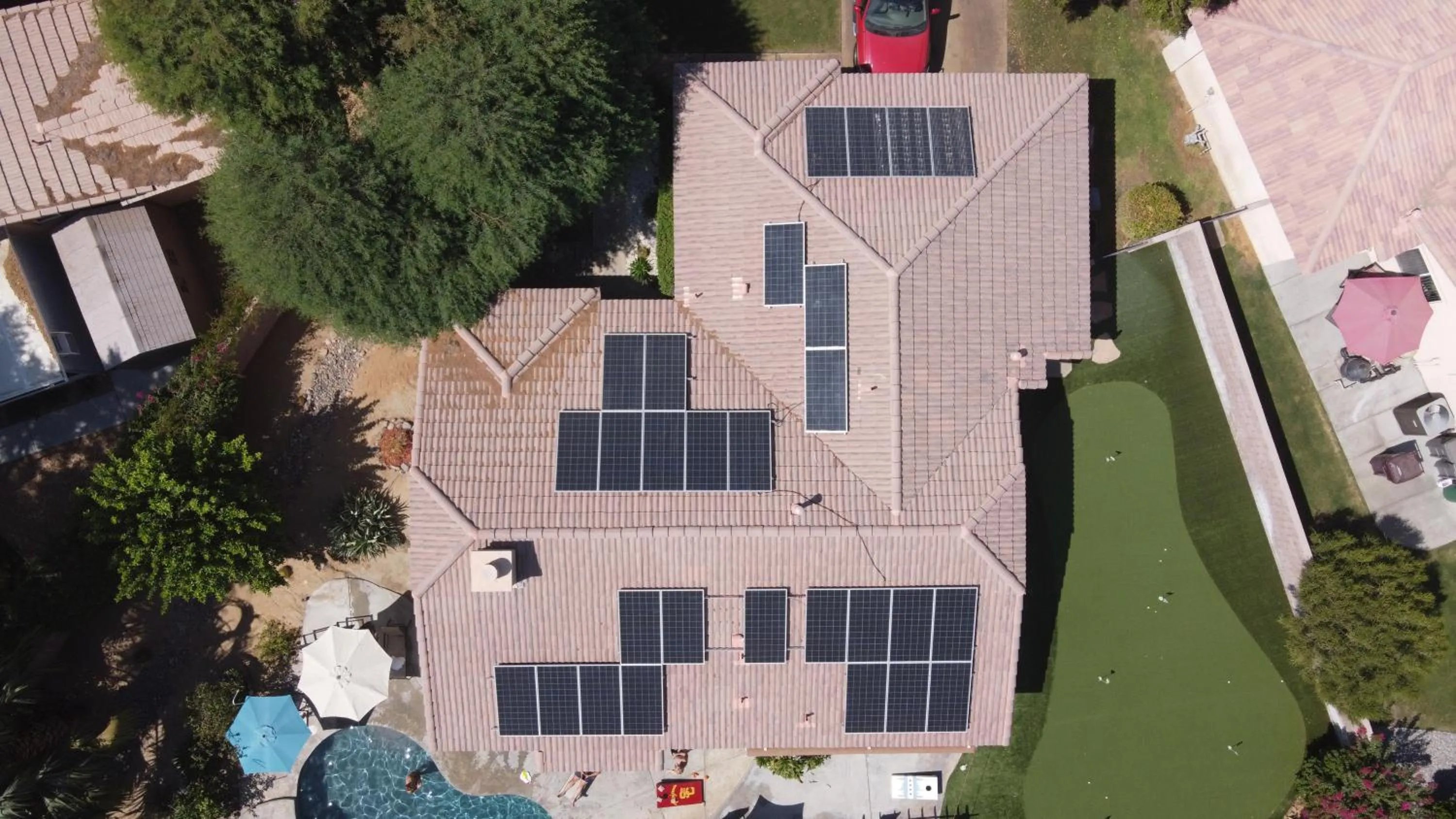 Bird's eye view in 3 bedroom house with Private Pool, Spa&Golf Course!